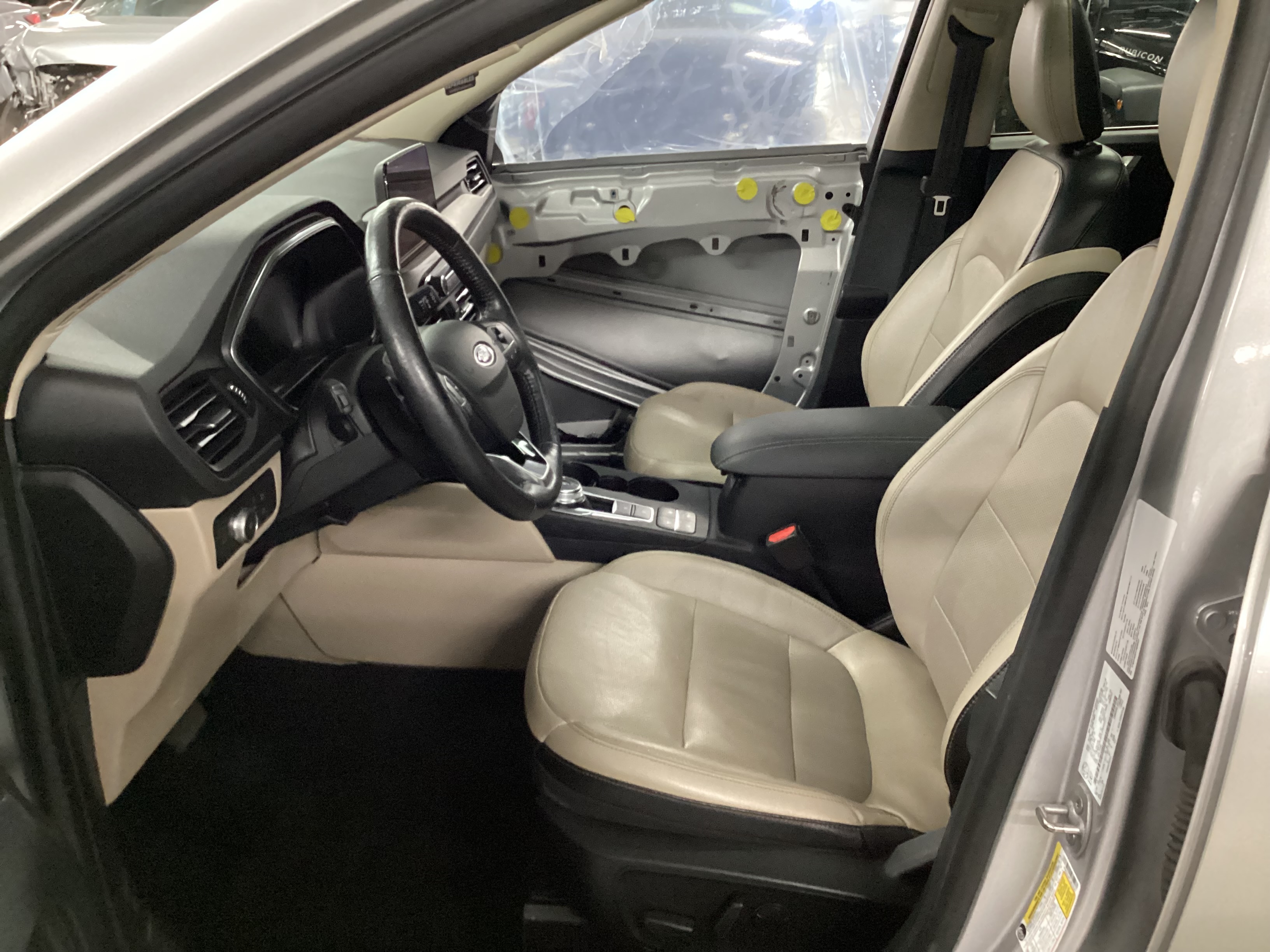 2020 FORD Escape Titanium 4WD - Image 5