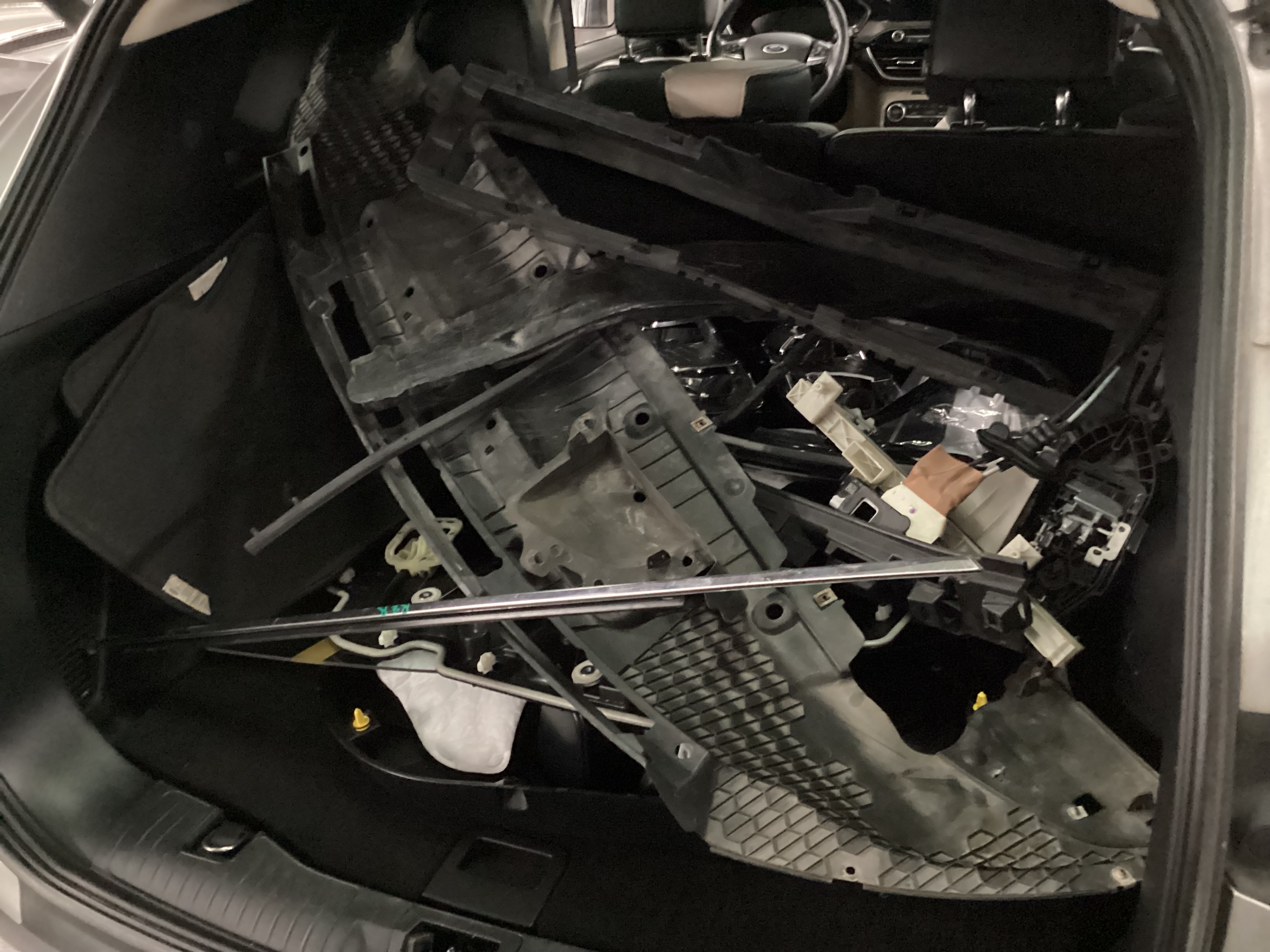 2020 FORD Escape Titanium 4WD - Image 7