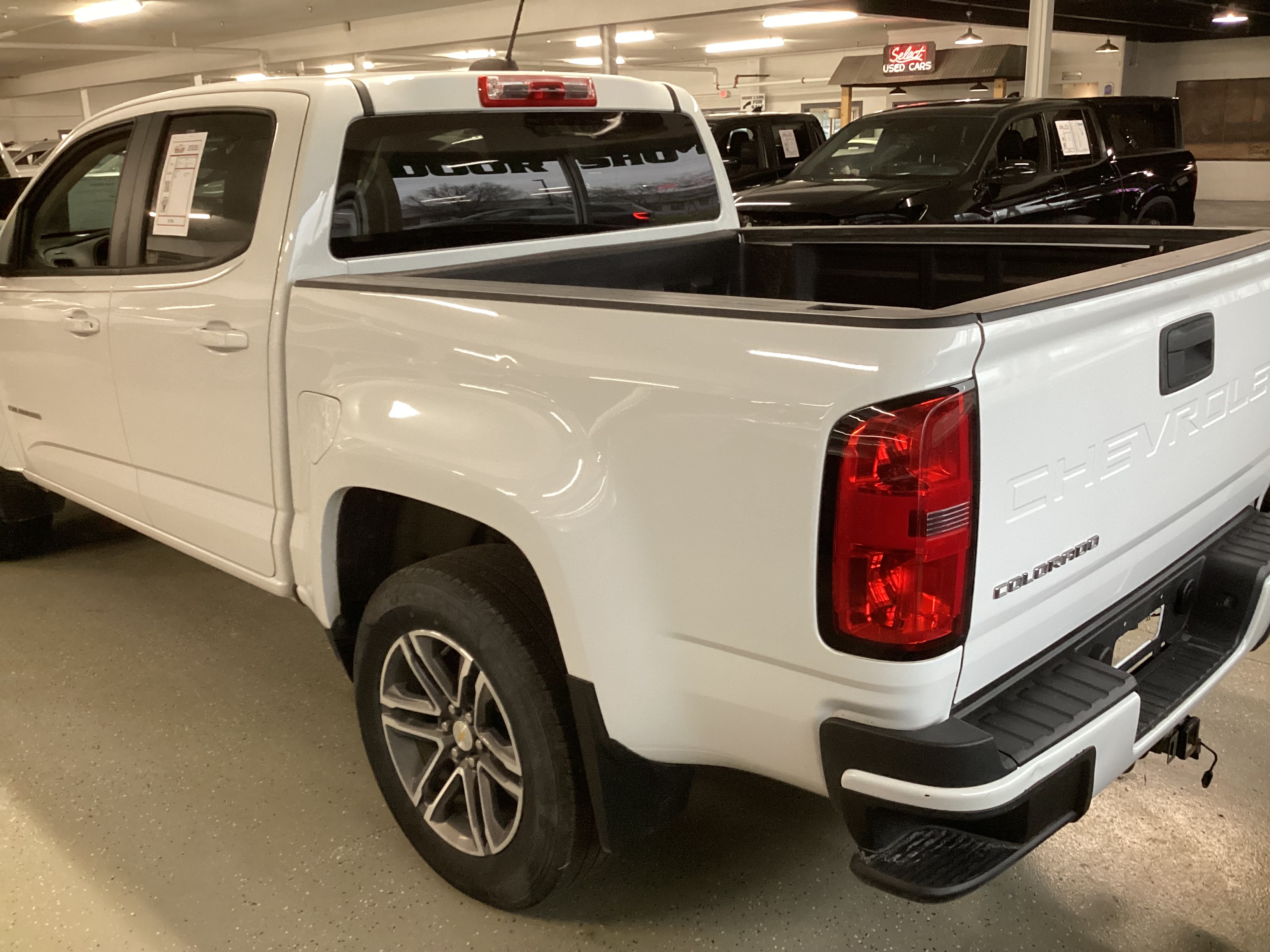 2021 CHEVROLET Colorado Work Truck Crew Cab - Image 2