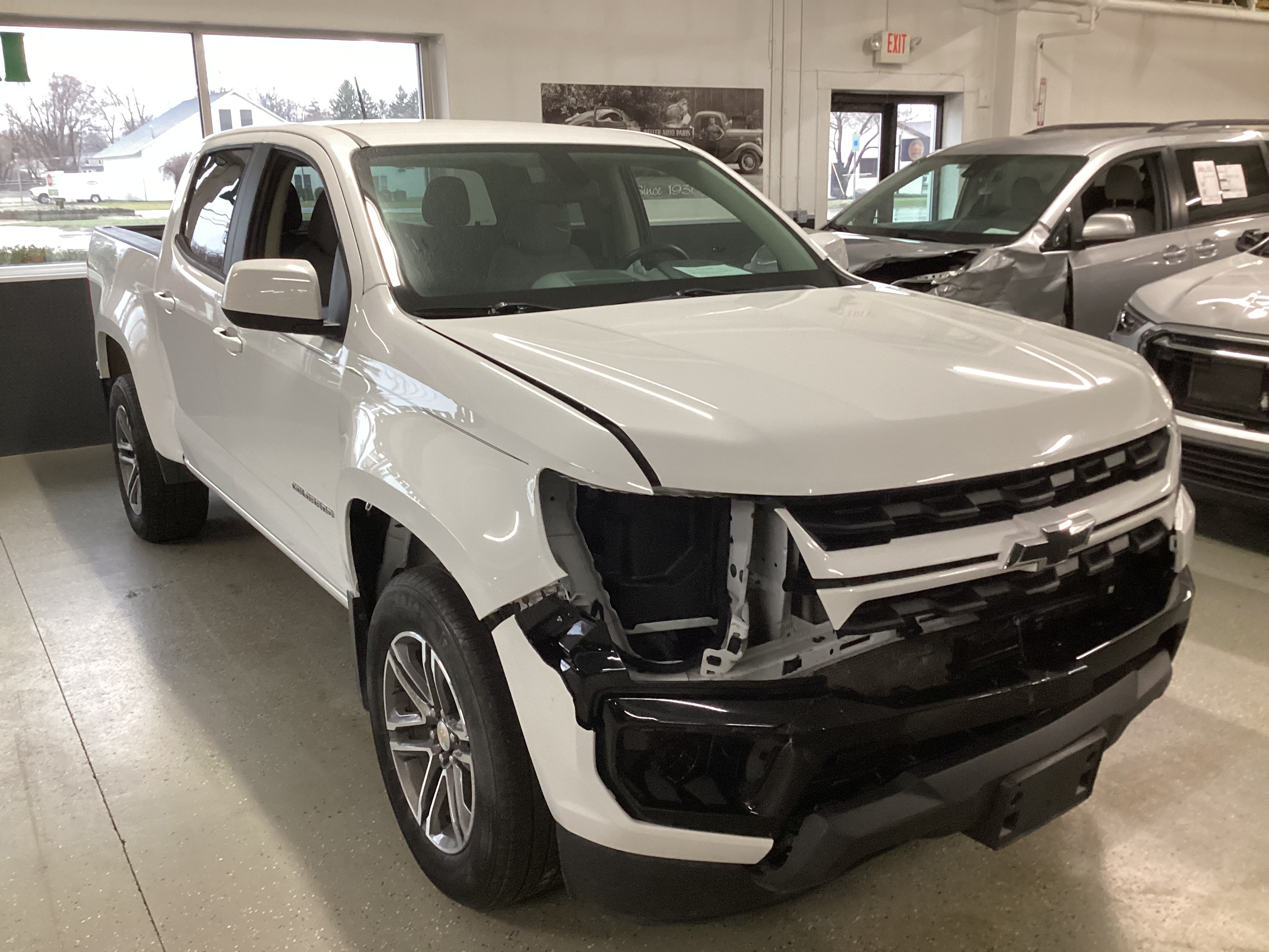 2021 CHEVROLET Colorado Work Truck Crew Cab - Image 4