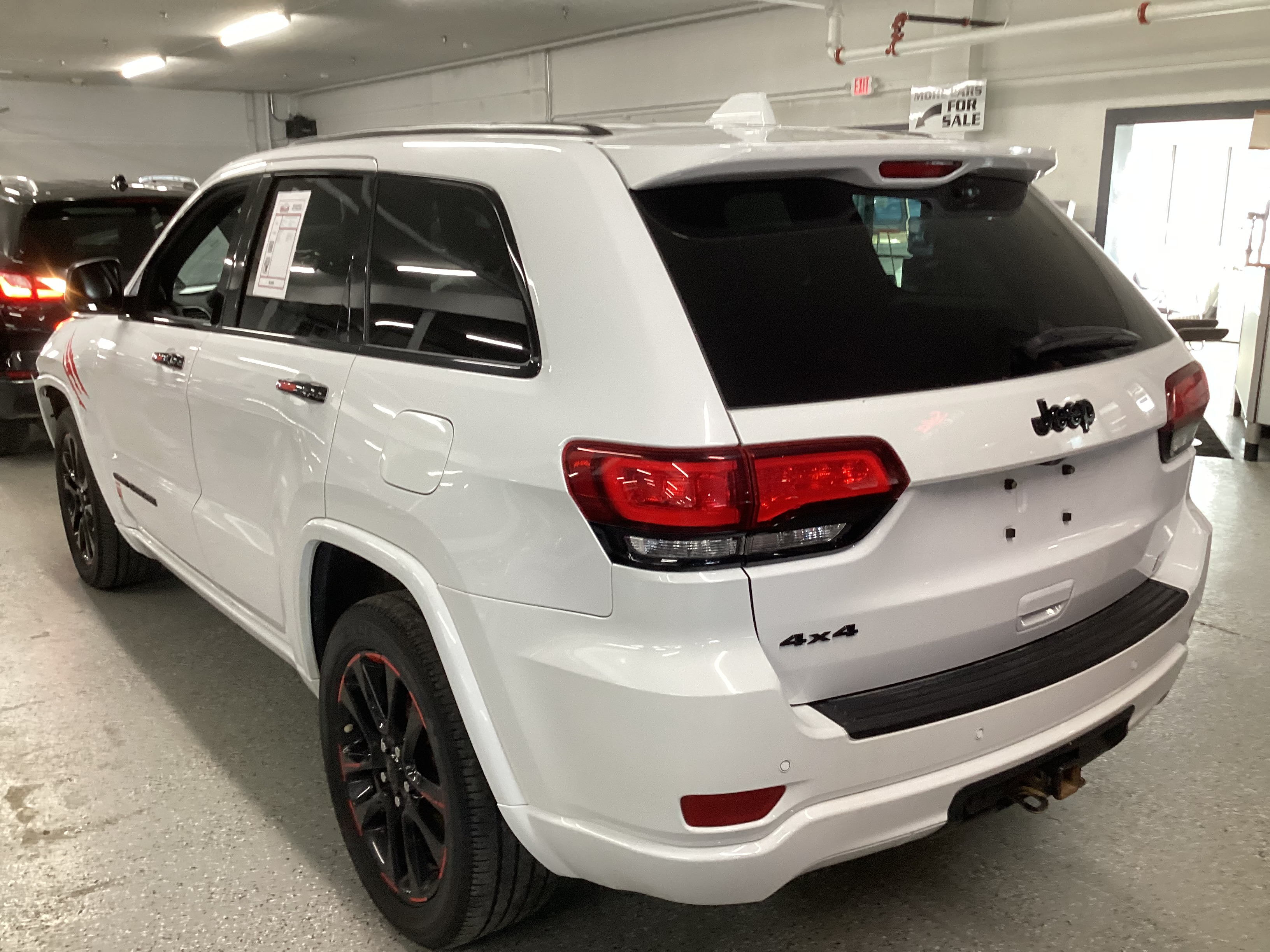 2019 JEEP Grand Cherokee Altitude 4WD - Image 2