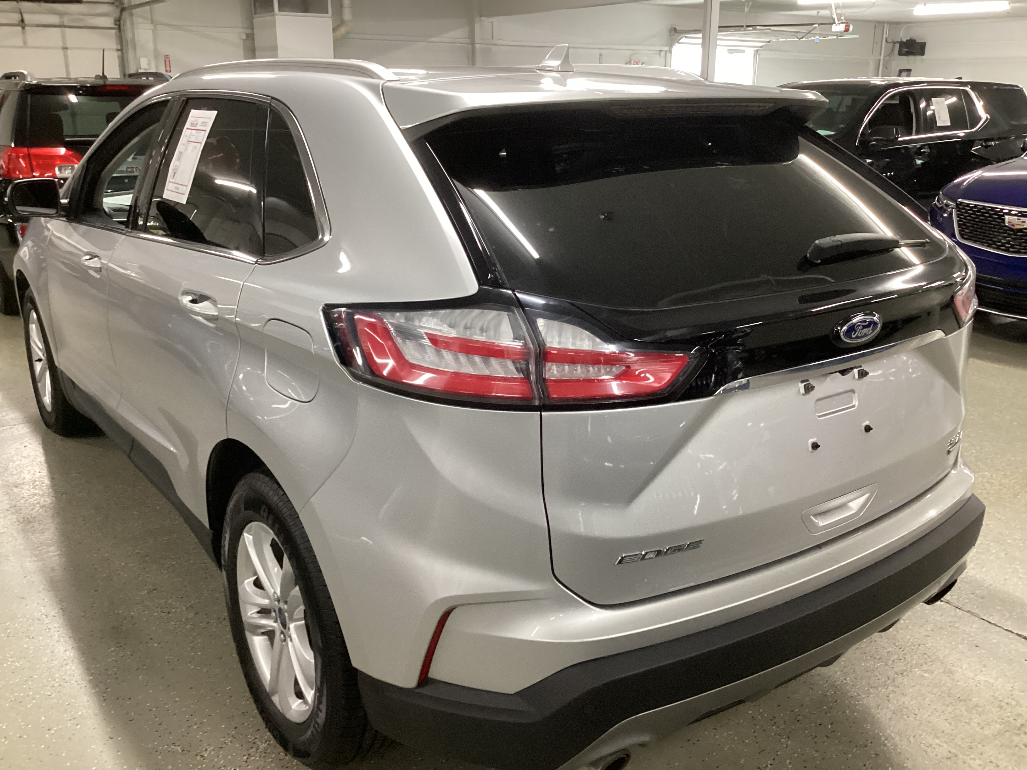 2019 FORD Edge SEL AWD - Image 2