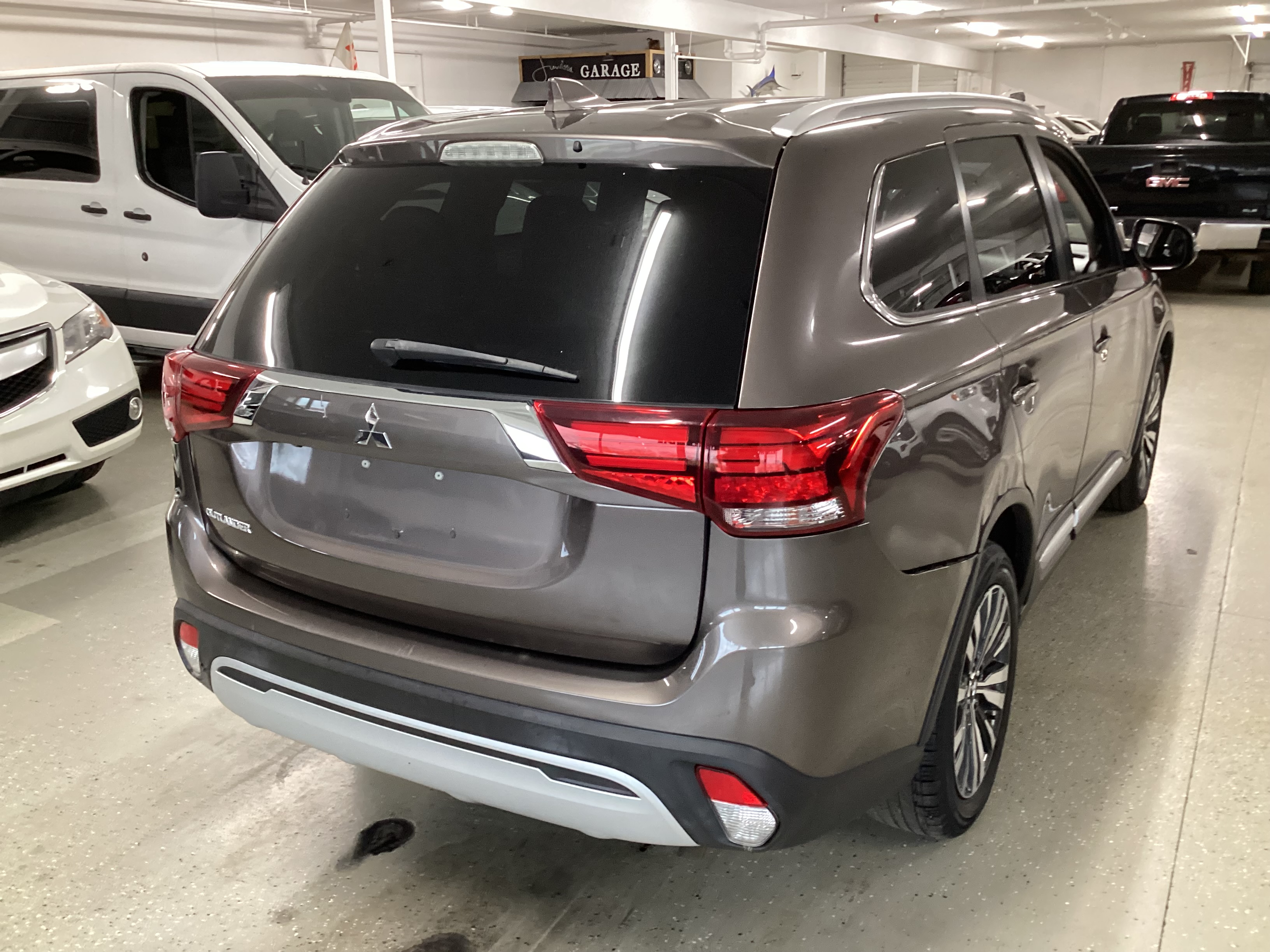 2020 MITSUBISHI Outlander SEL - Image 3
