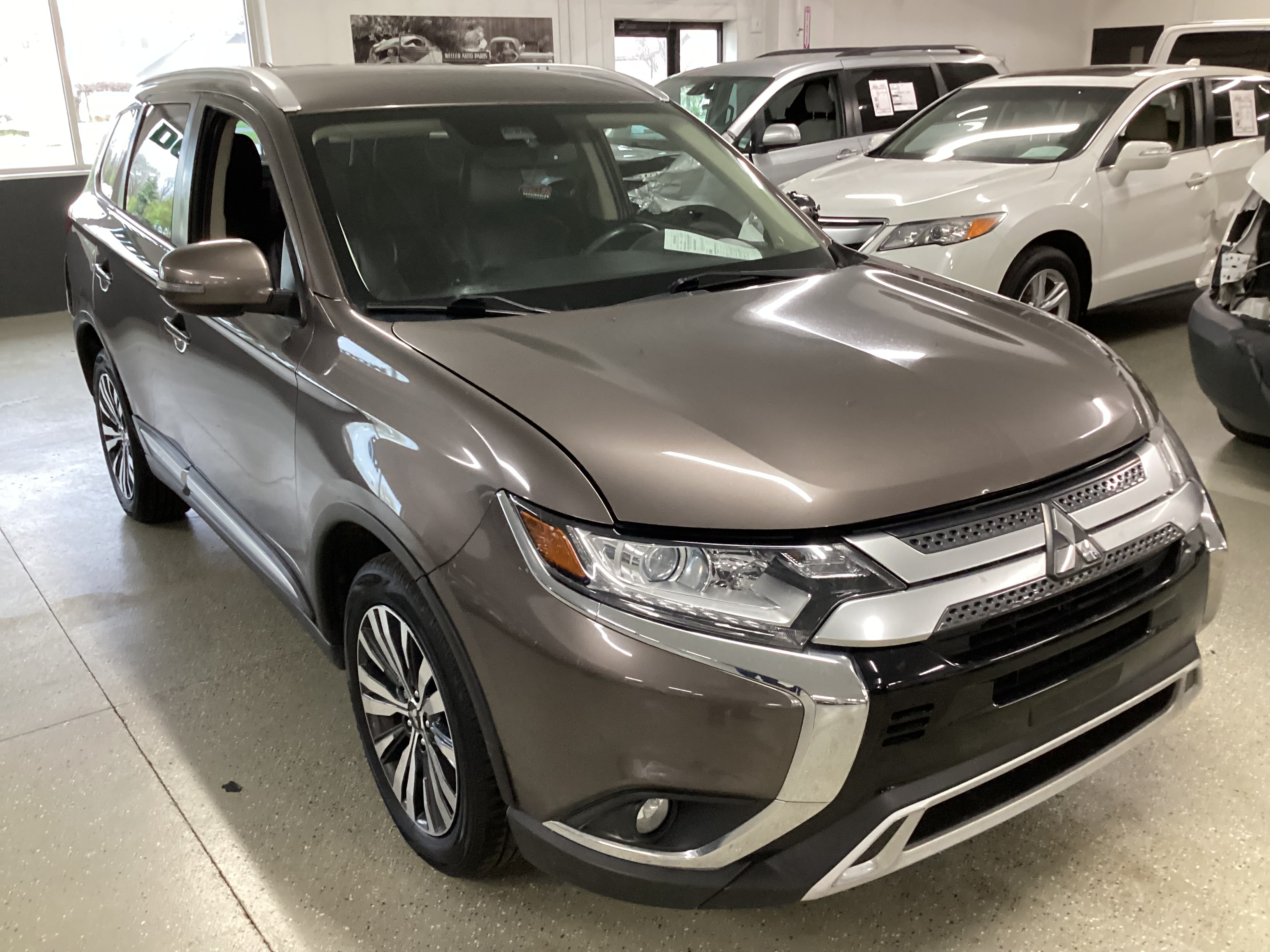 2020 MITSUBISHI Outlander SEL - Image 4
