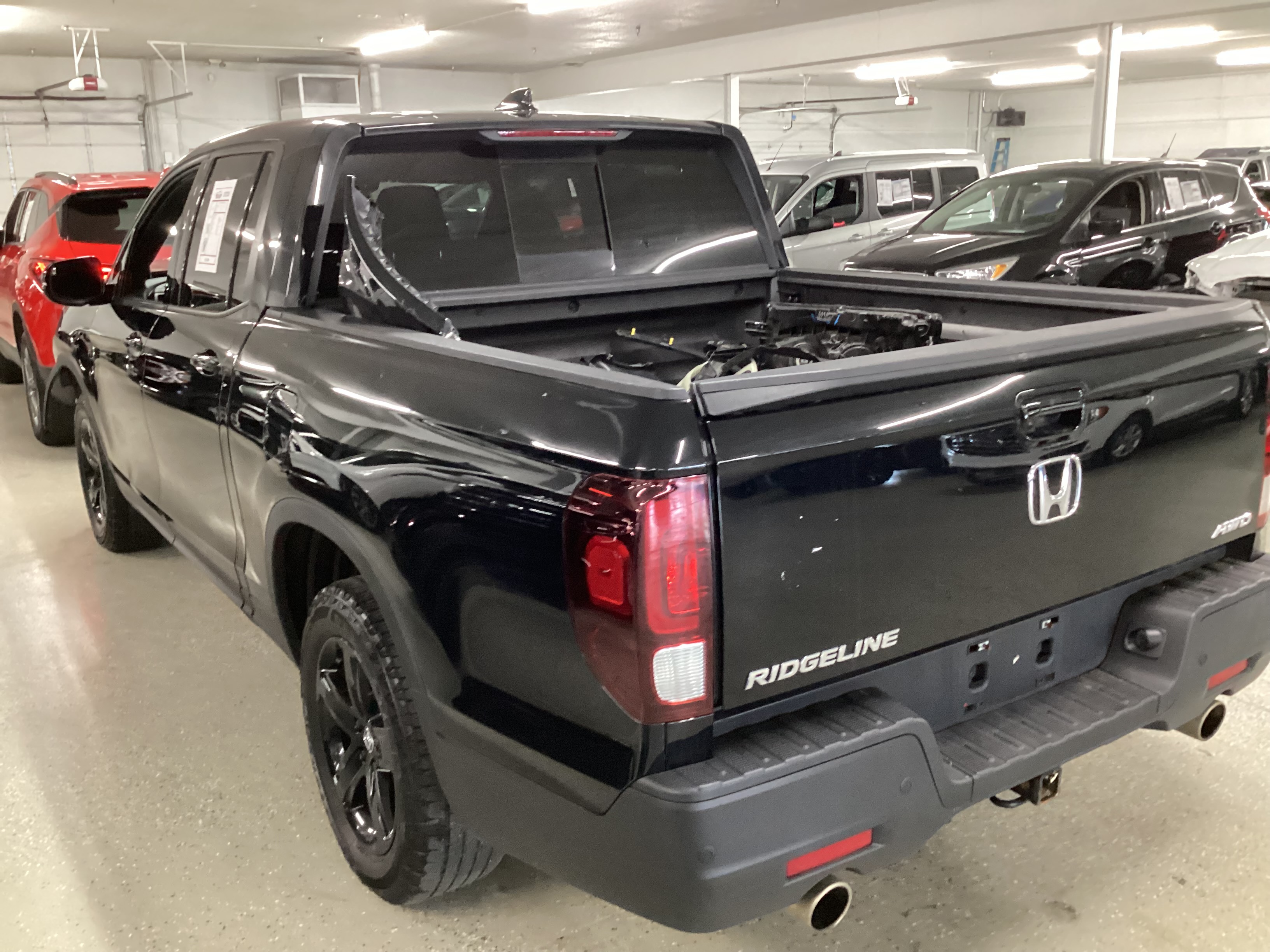 2022 HONDA Ridgeline Black Edition AWD - Image 2