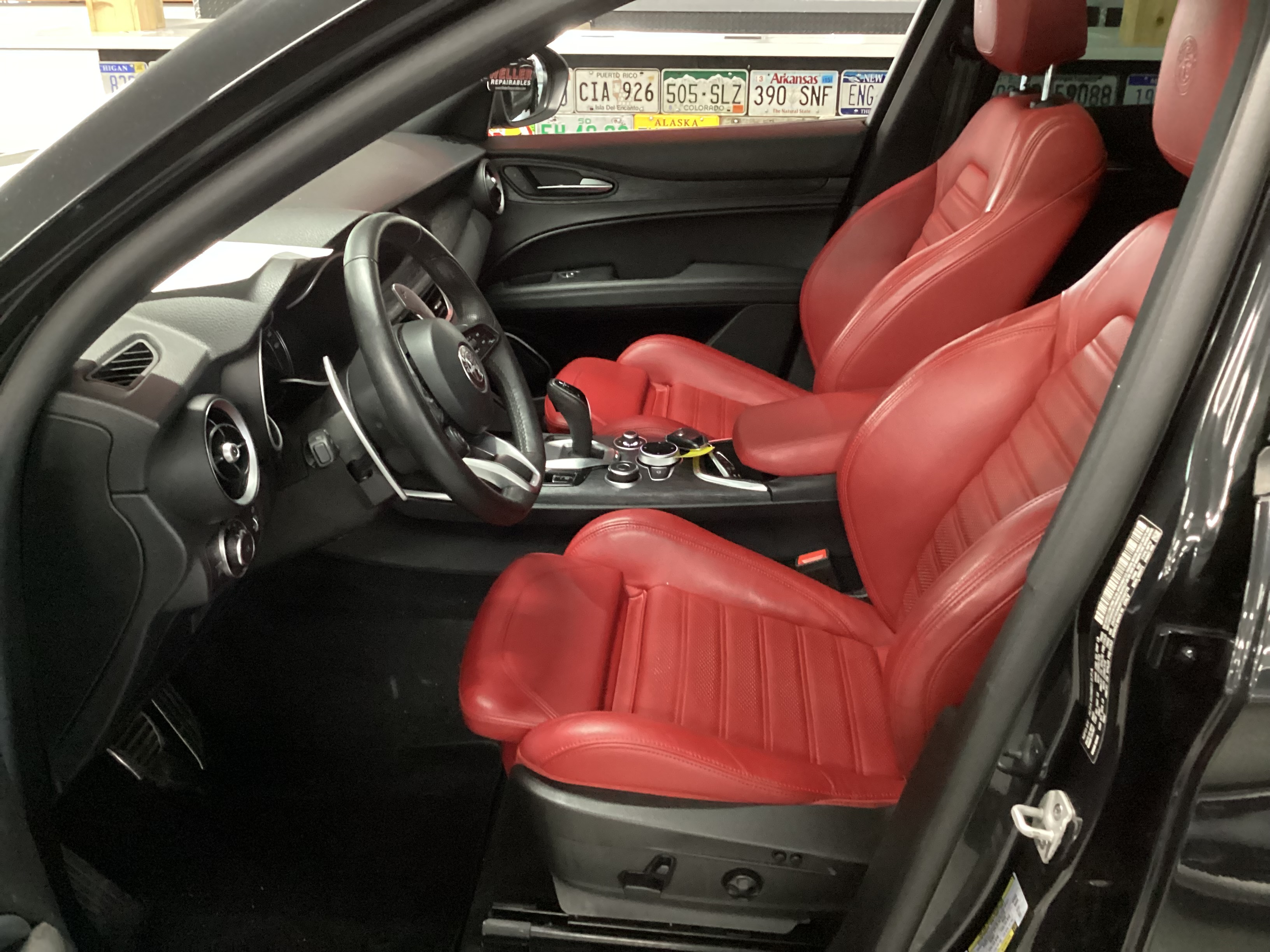 2023 ALFA ROMEO Stelvio Sprint AWD - Image 8