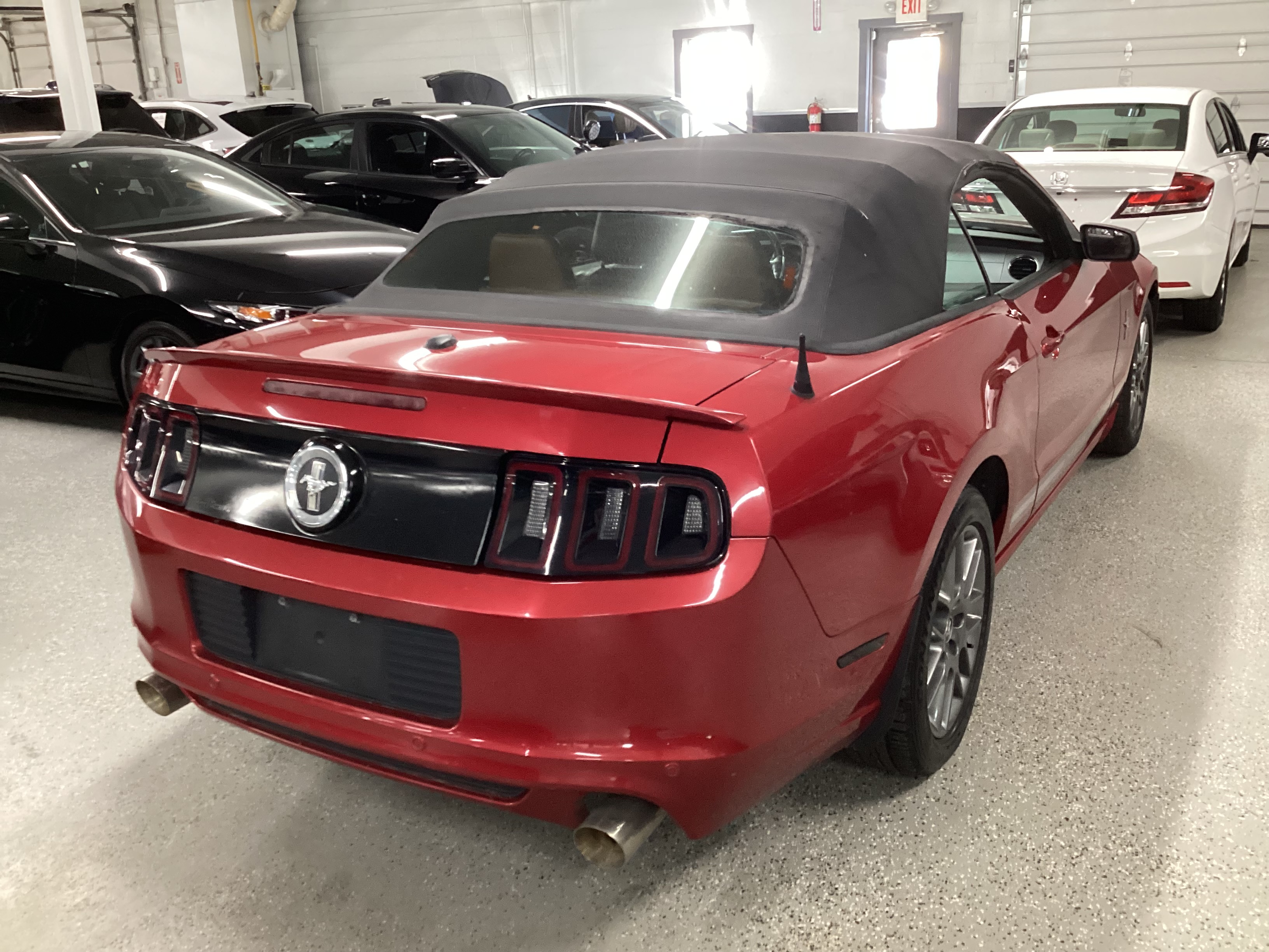 2013 FORD Mustang Convertible - Image 3