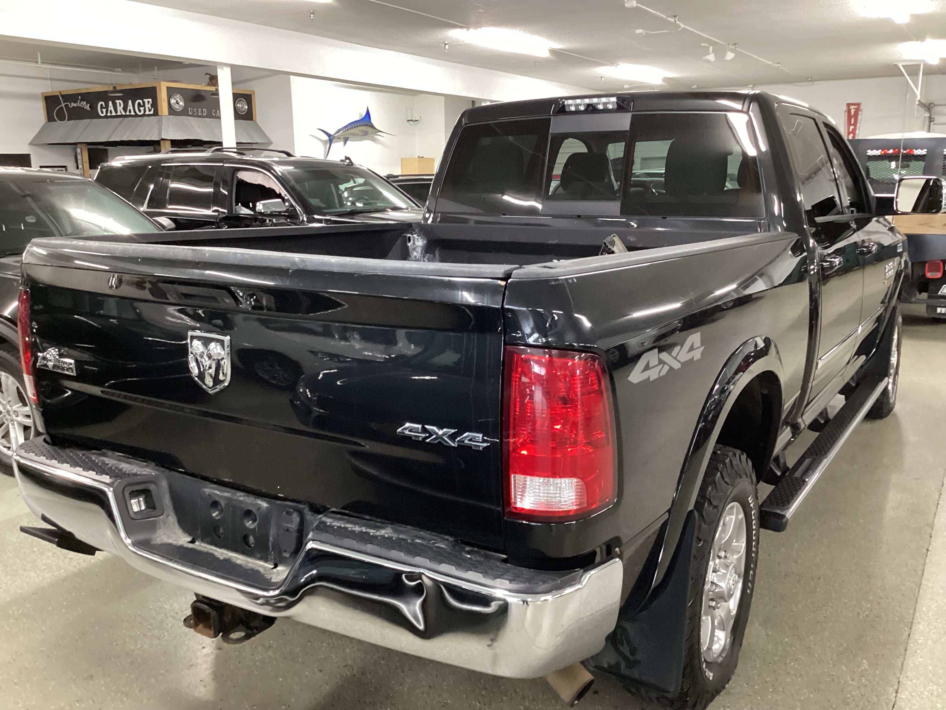 2018 RAM 3500 Big Horn 4x4 Crew Cab - Image 3