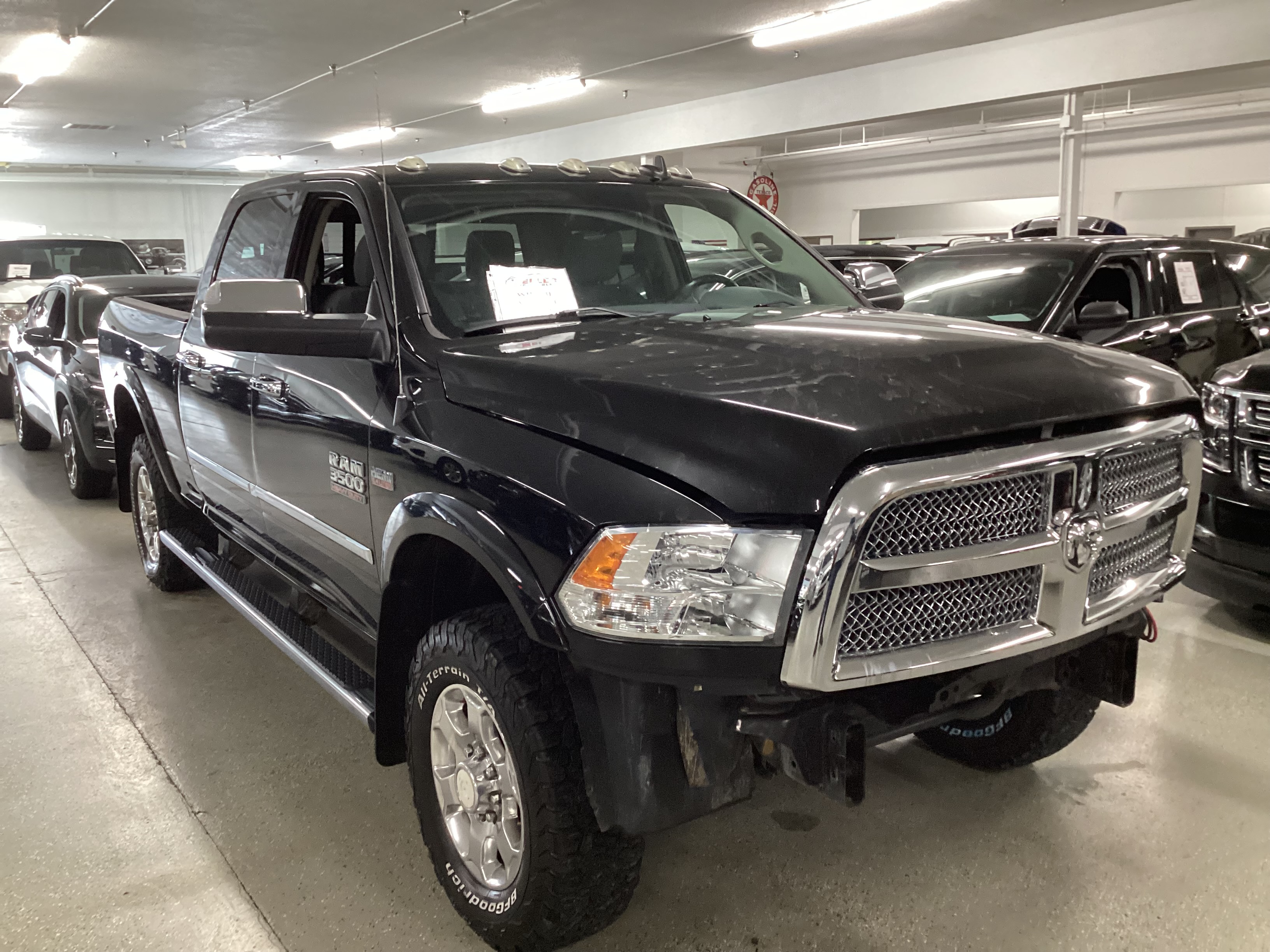 2018 RAM 3500 Big Horn 4x4 Crew Cab - Image 4