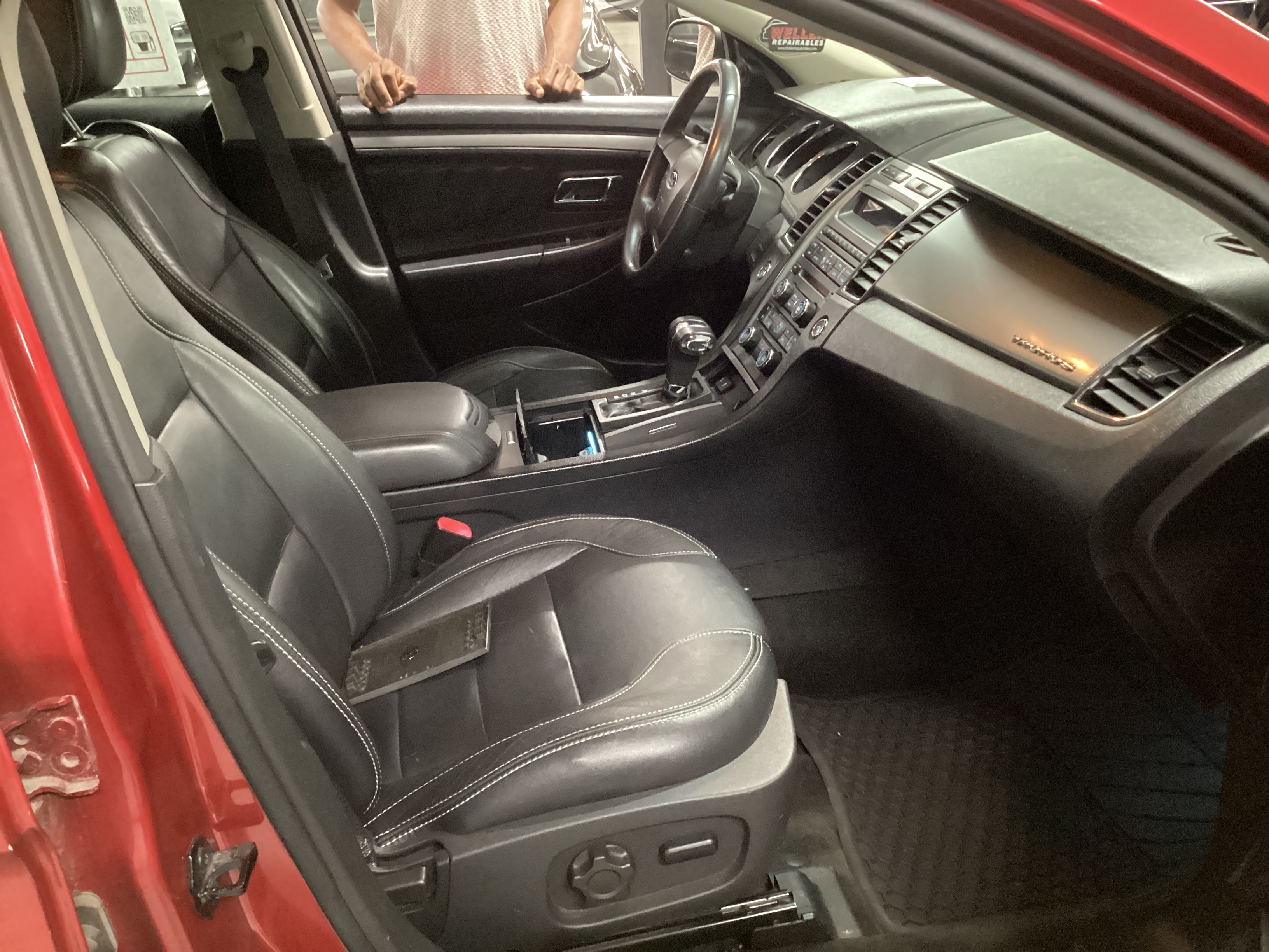 2011 FORD Taurus SEL - Image 10