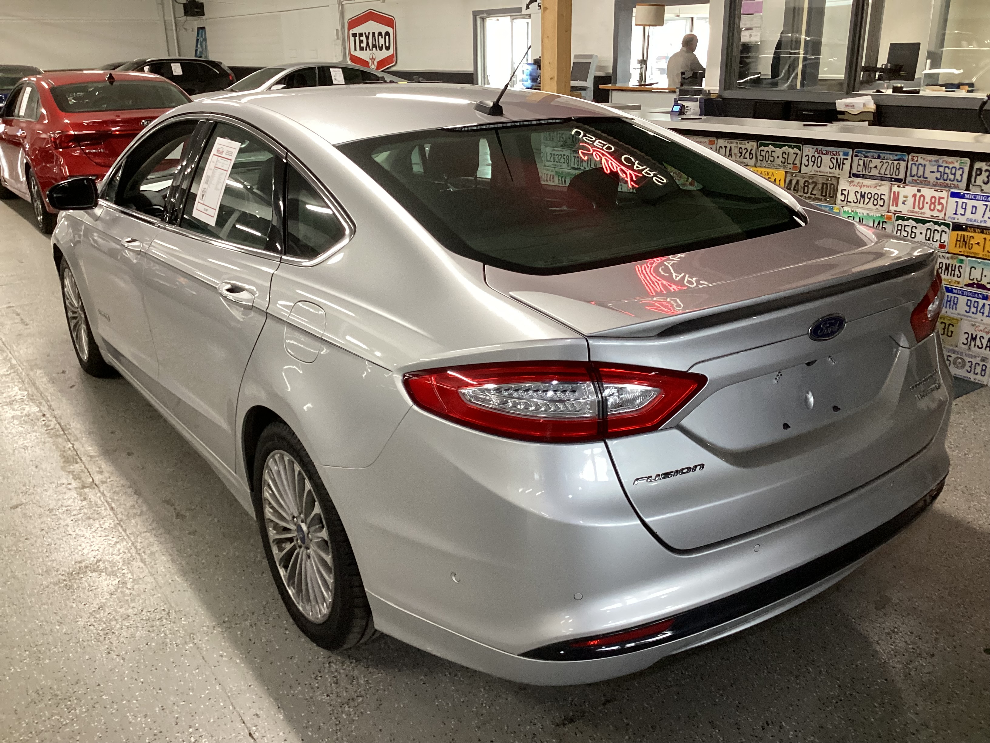 2014 FORD Fusion Hybrid Titanium - Image 2