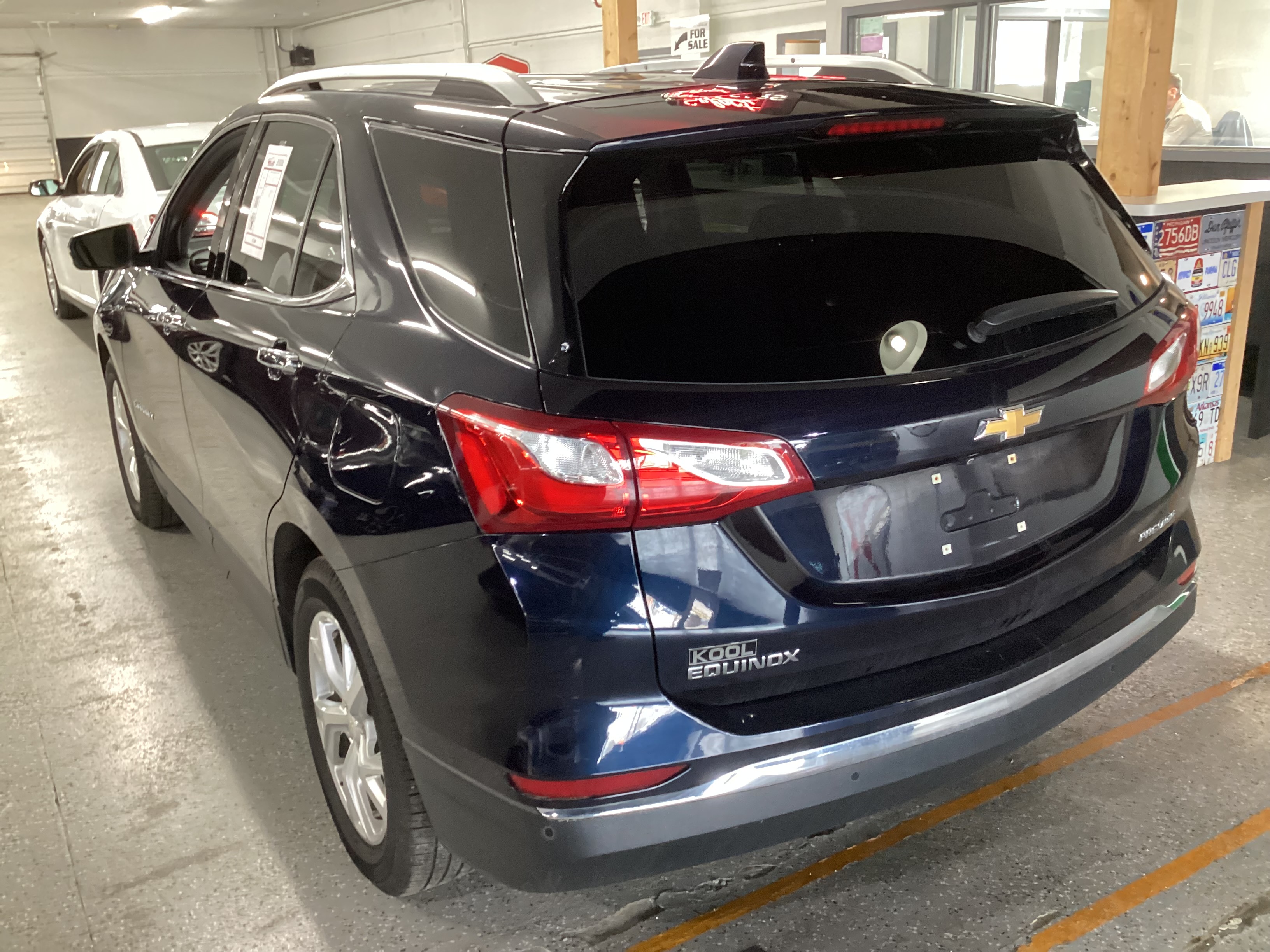2020 CHEVROLET Equinox Premier - Image 2