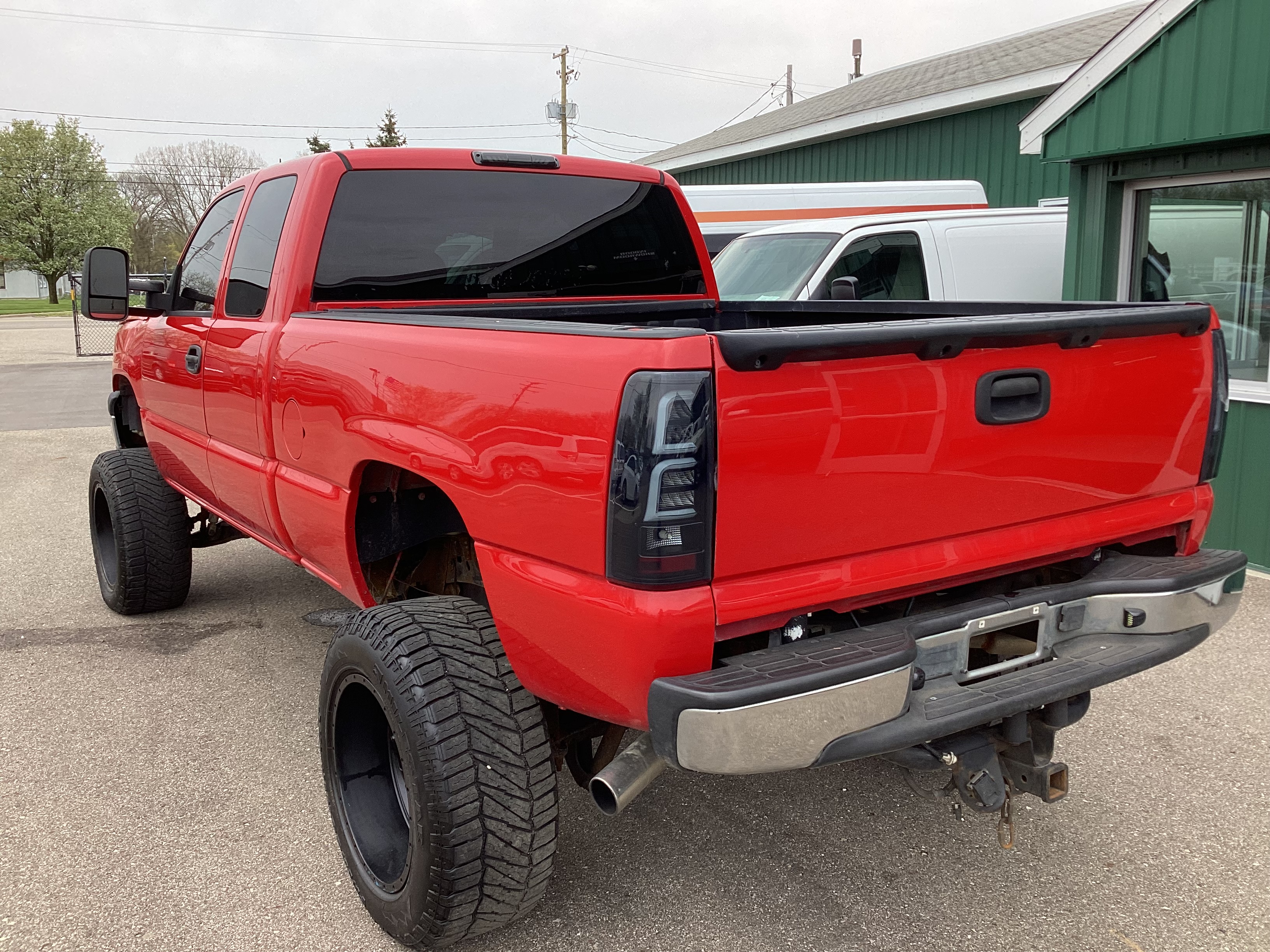 2004 CHEVROLET Silverado 1500 Ext. Cab 4WD LS - Image 2
