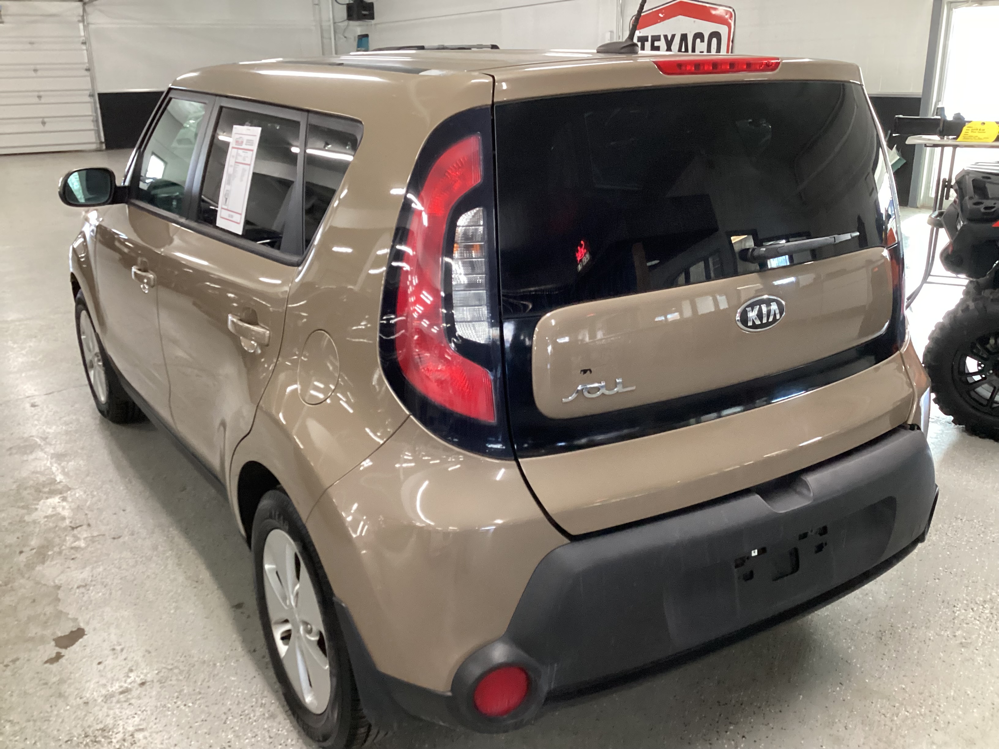 2015 KIA Soul - Image 2