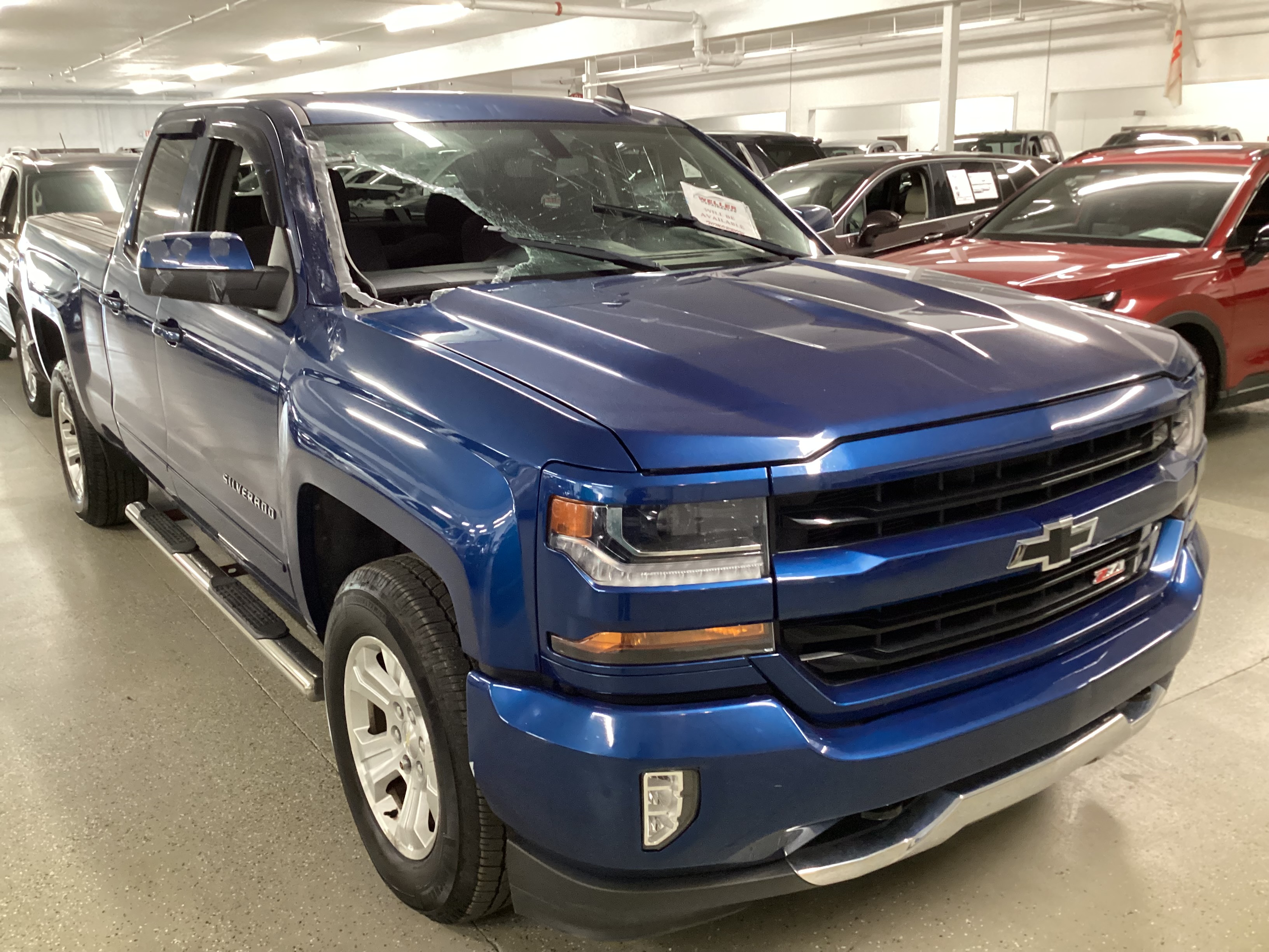 2016 CHEVROLET Silverado LT Double Cab 4WD - Image 4