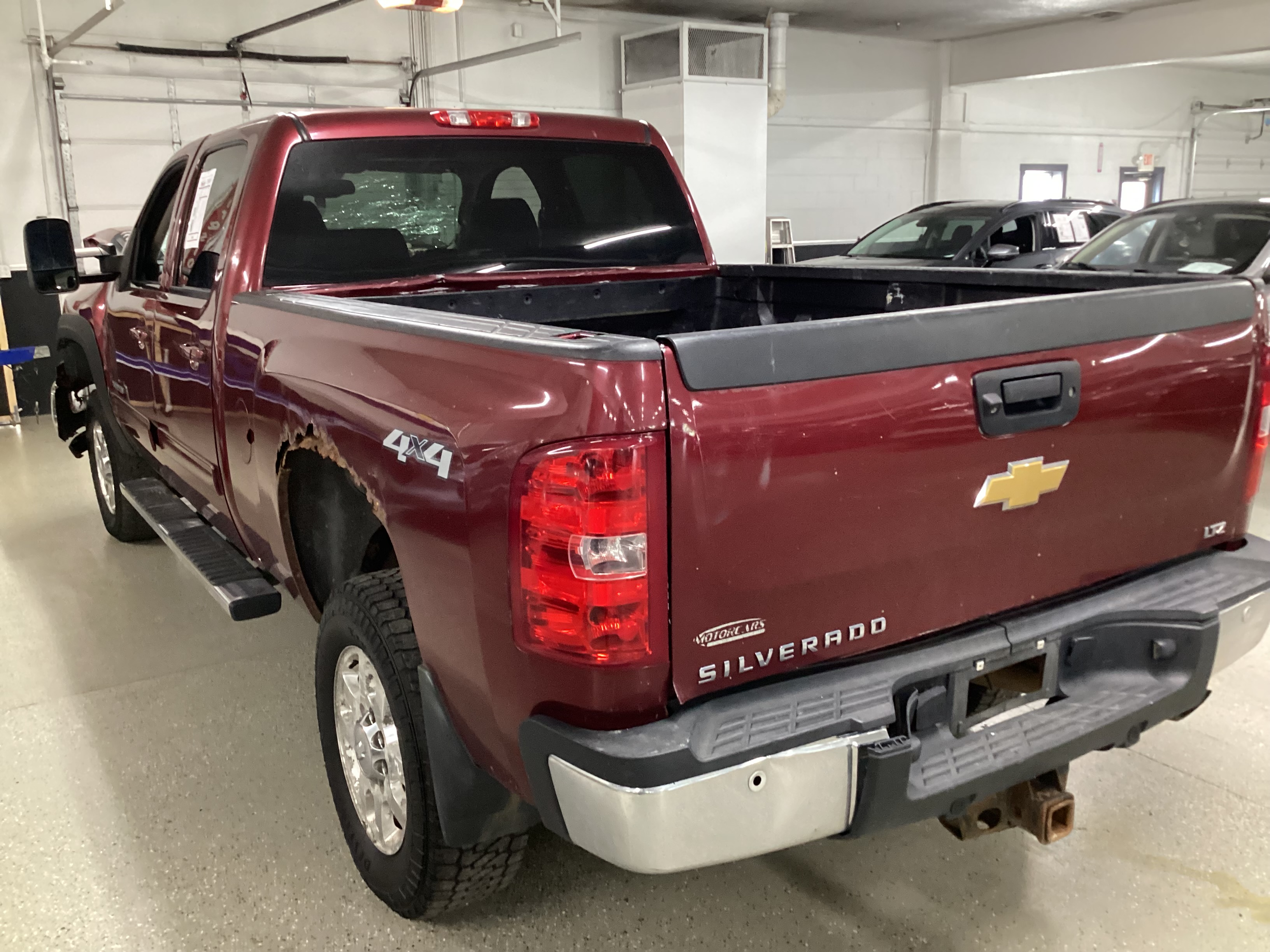 2013 CHEVROLET Silverado 2500HD 4WD Crew Cab LTZ - Image 2