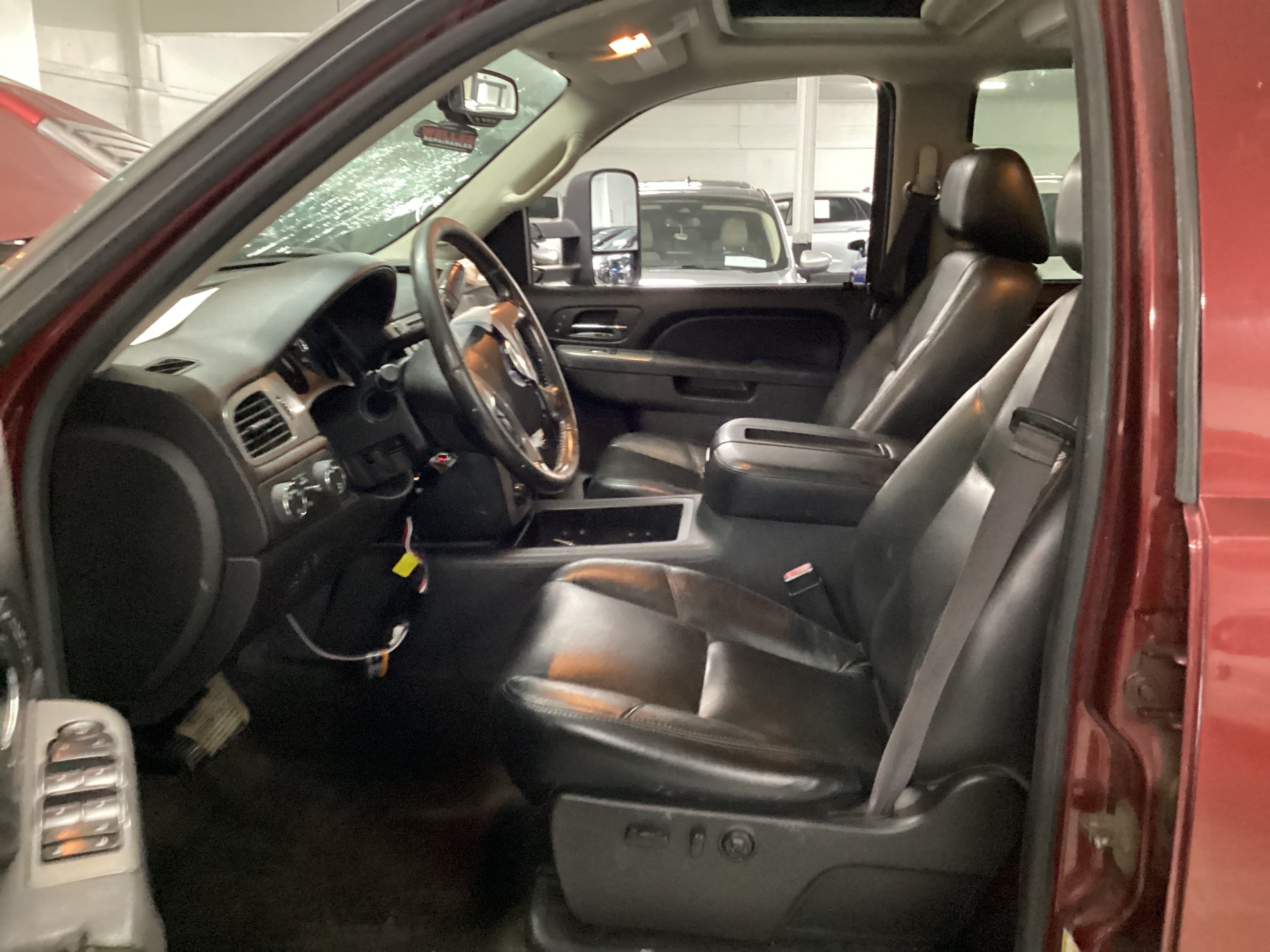 2013 CHEVROLET Silverado 2500HD 4WD Crew Cab LTZ - Image 8