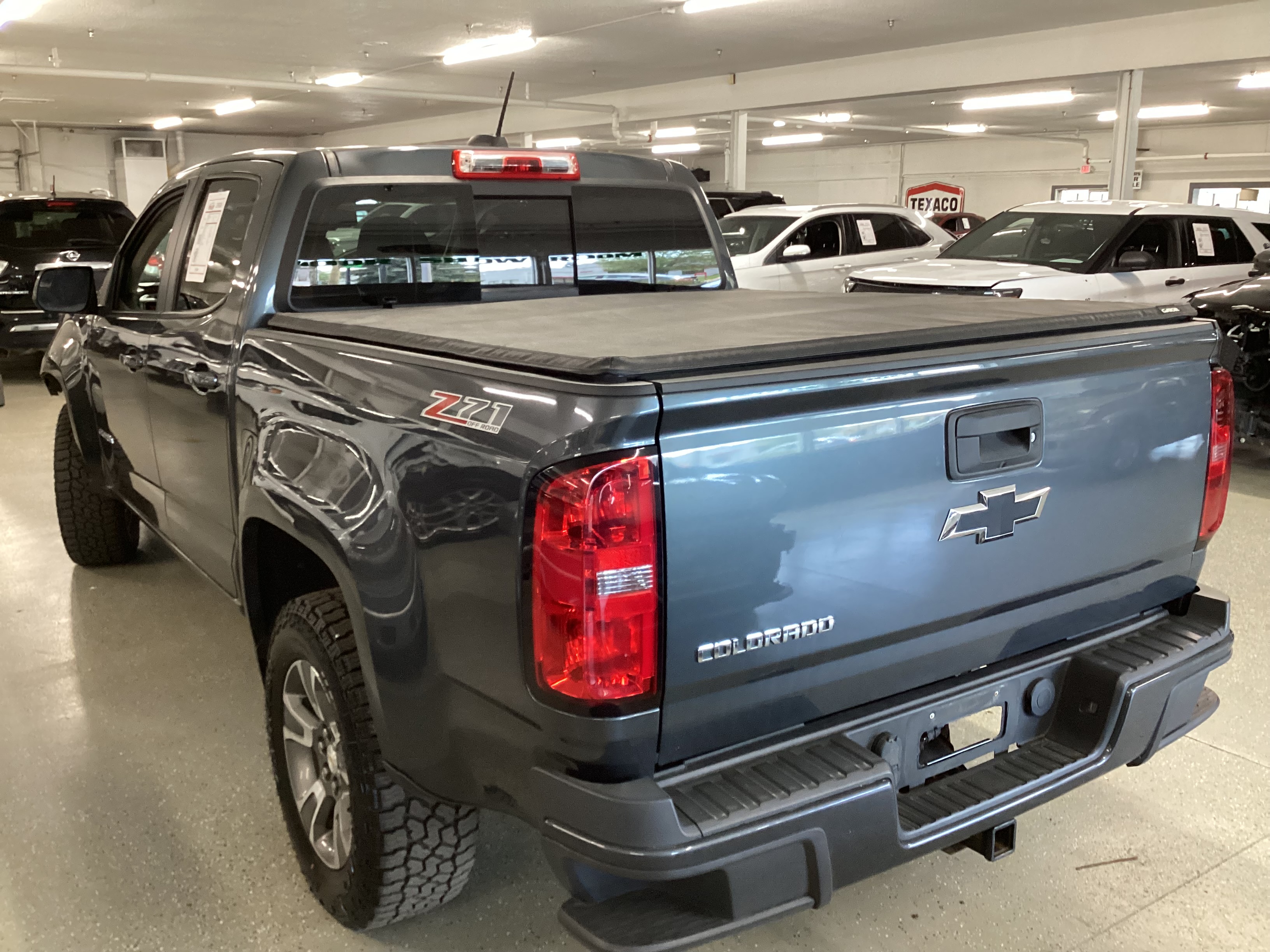 2016 CHEVROLET Colorado Z71 4WD Crew Cab - Image 2