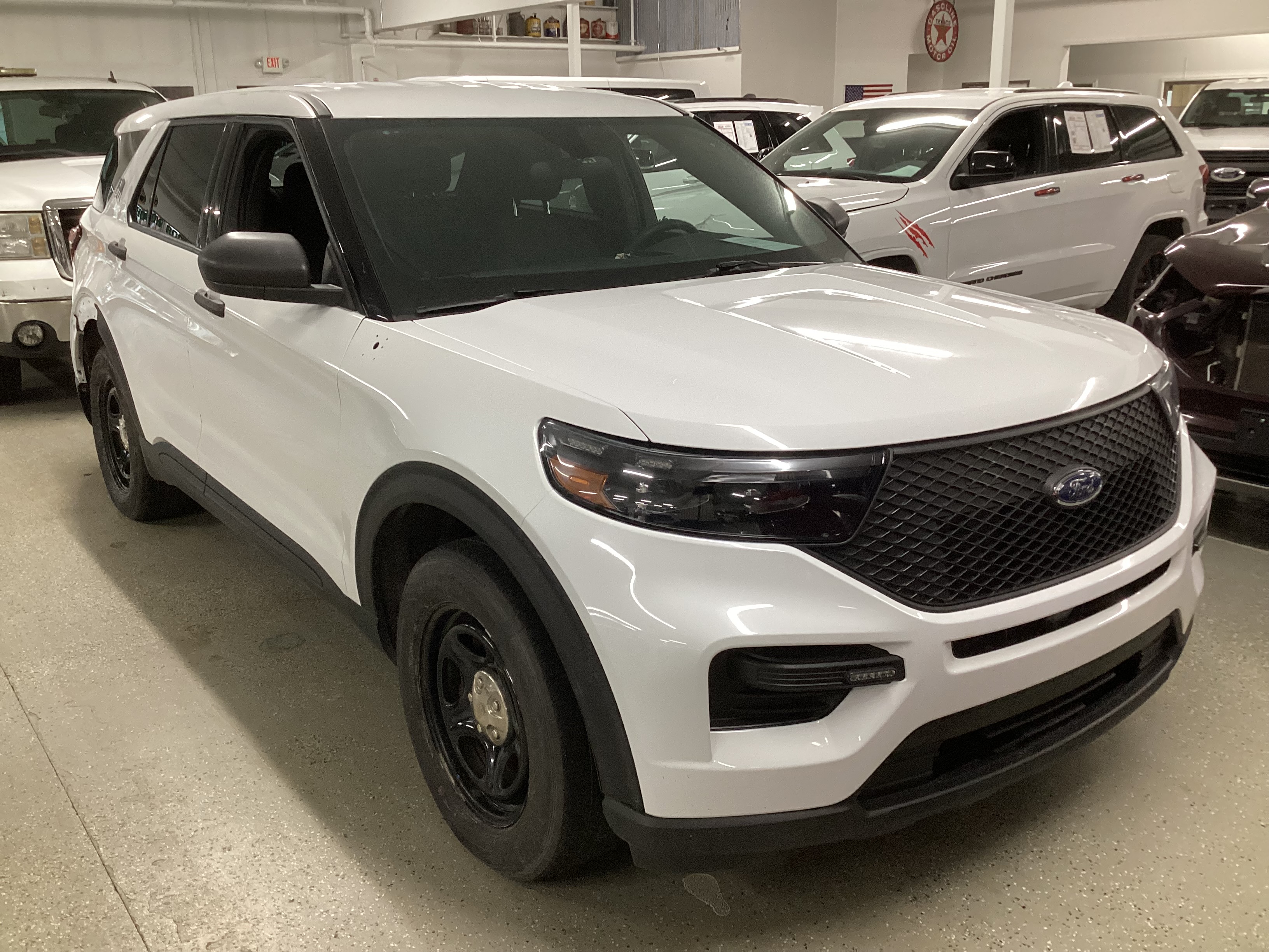 2023 FORD Explorer Police 4WD - Image 4