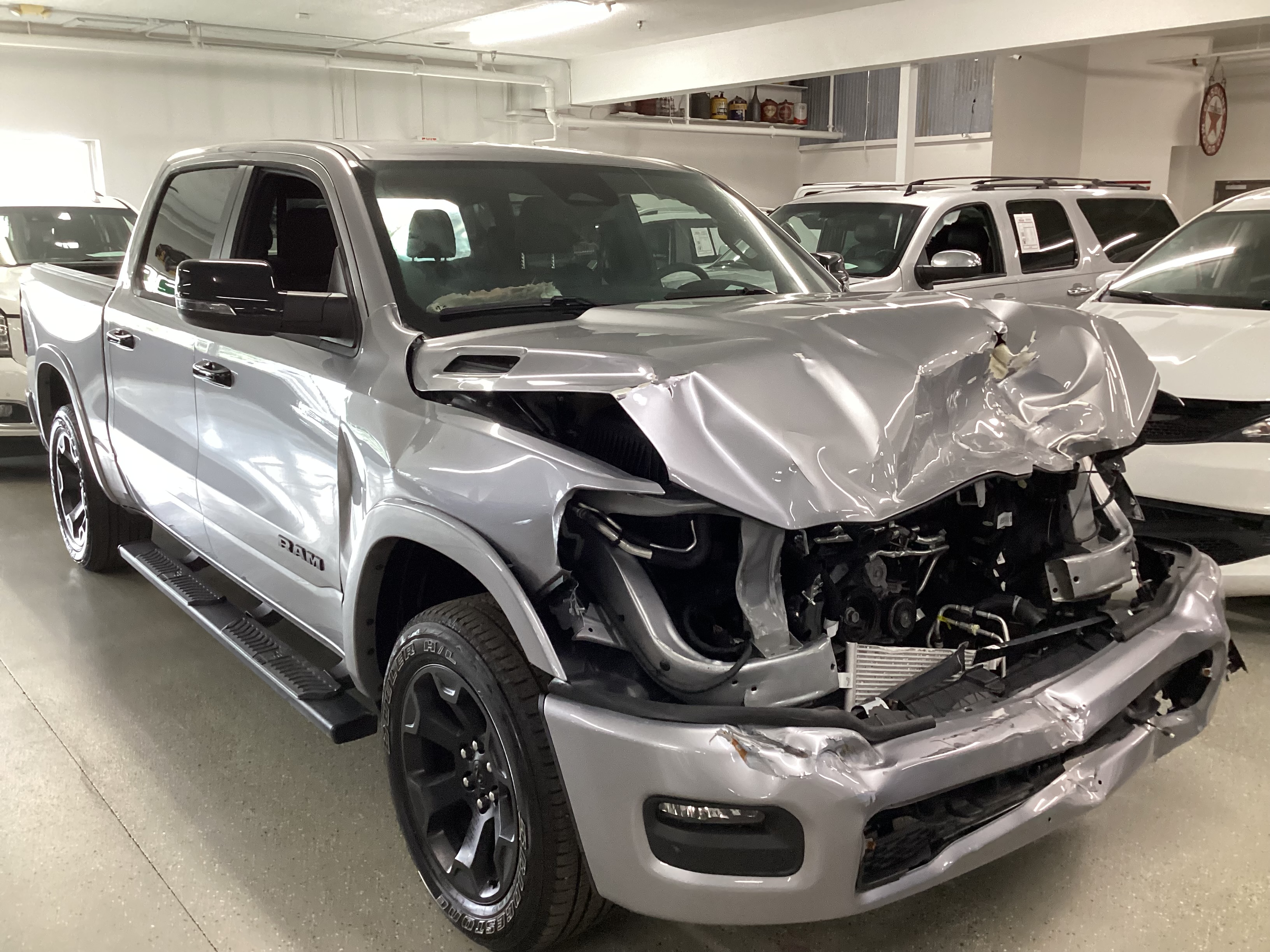 2025 RAM 1500 Big Horn 4x4 Crew Cab - Image 4