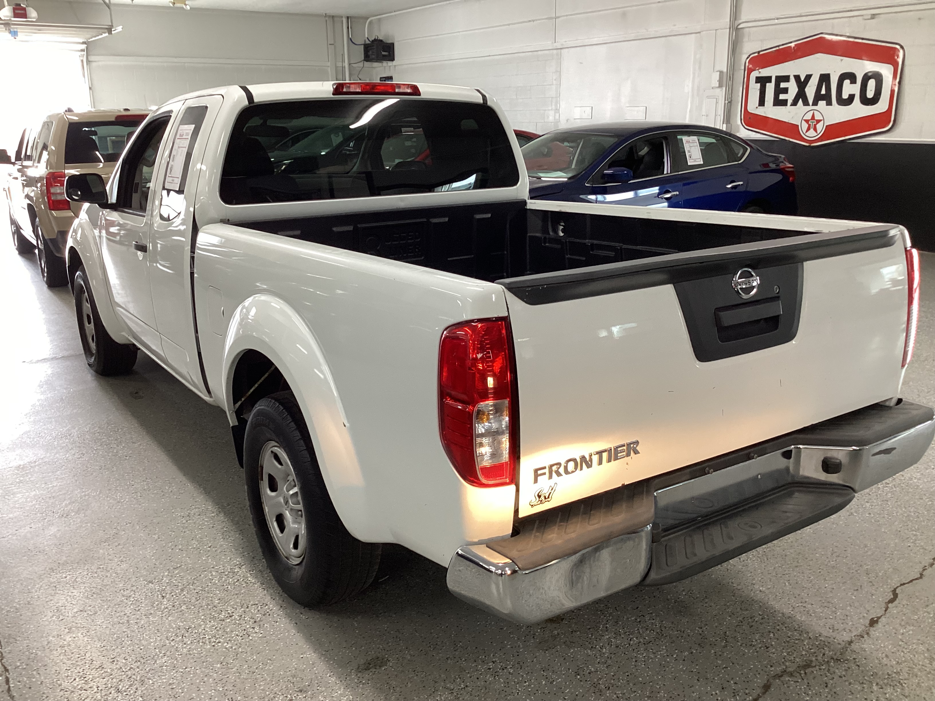 2016 NISSAN Frontier S King Cab - Image 2