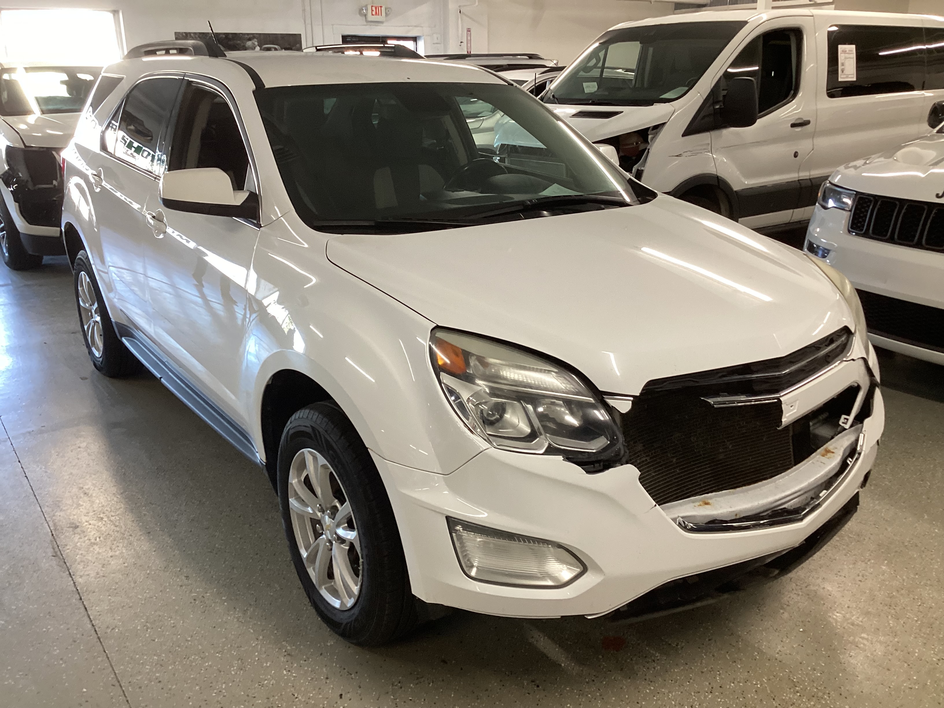 2017 CHEVROLET Equinox LT - Image 4