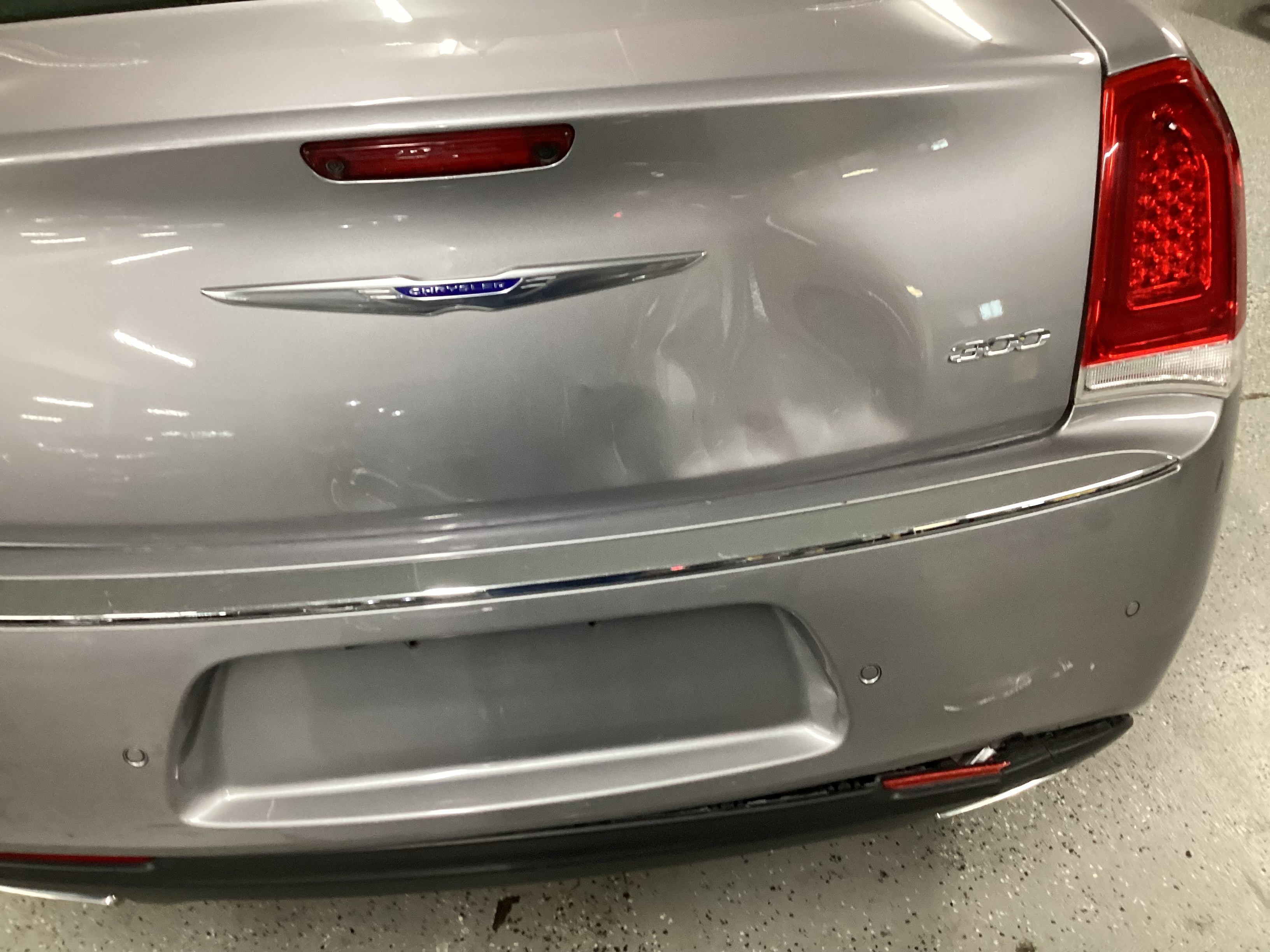 2018 CHRYSLER 300 Limited AWD - Image 9