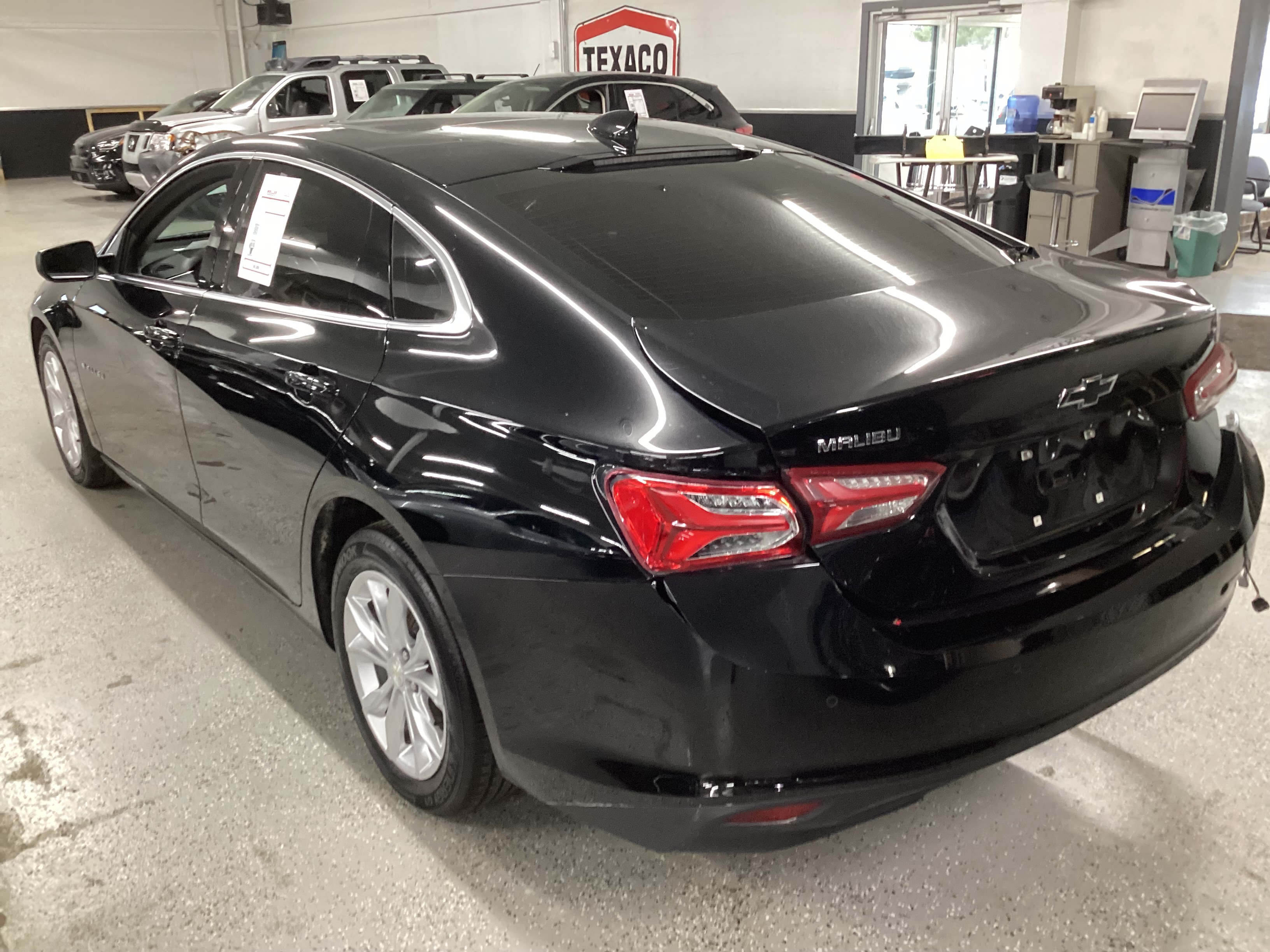 2019 CHEVROLET Malibu LT - Image 2