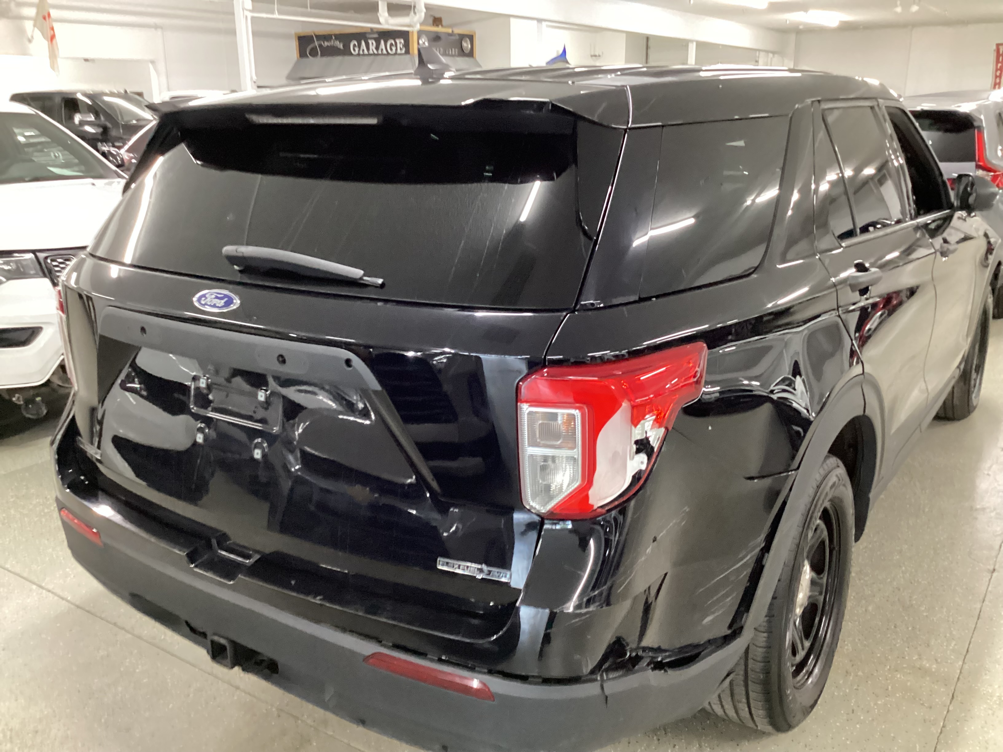 2023 FORD Explorer Police 4WD - Image 3