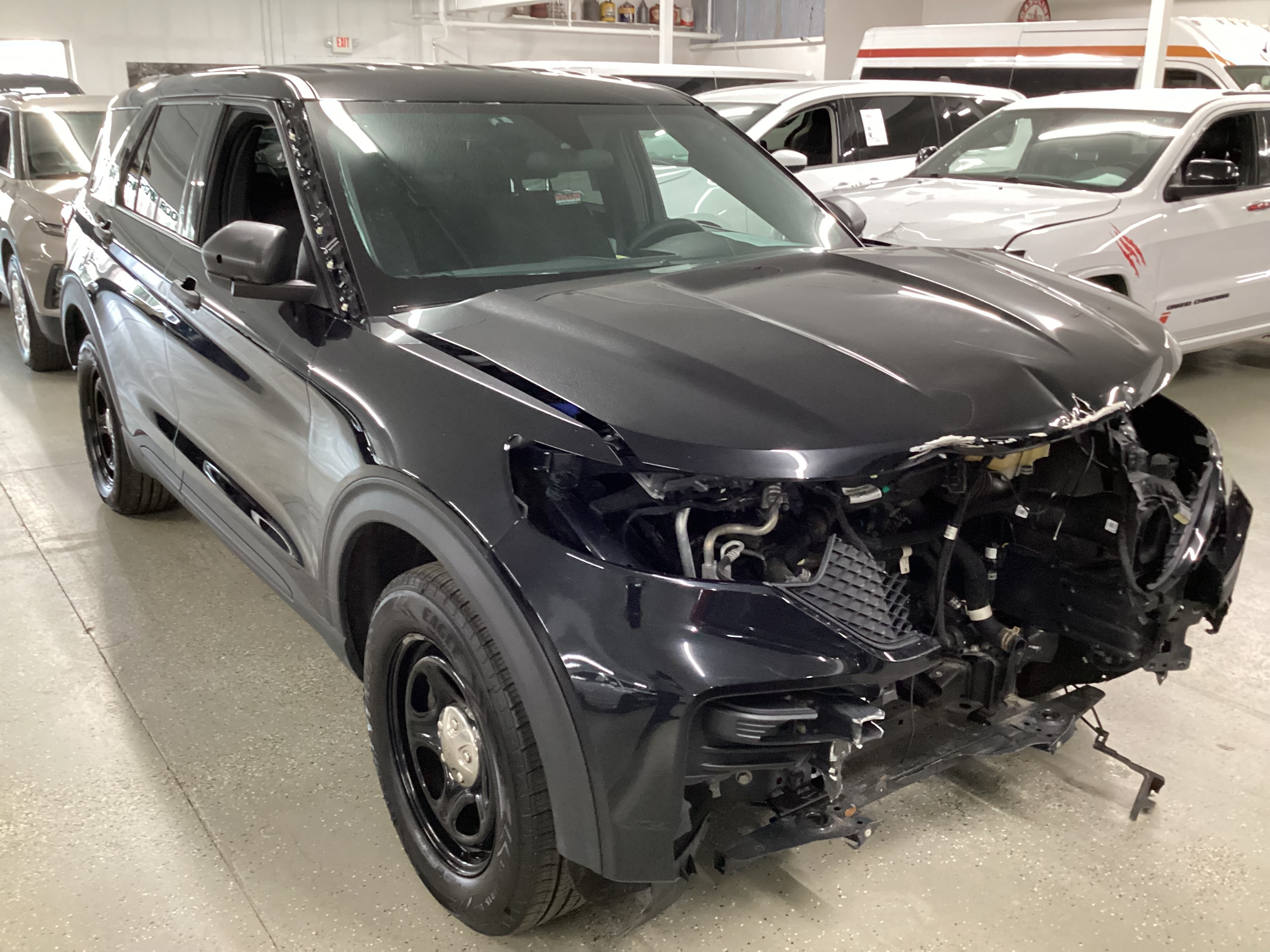 2023 FORD Explorer Police 4WD - Image 4