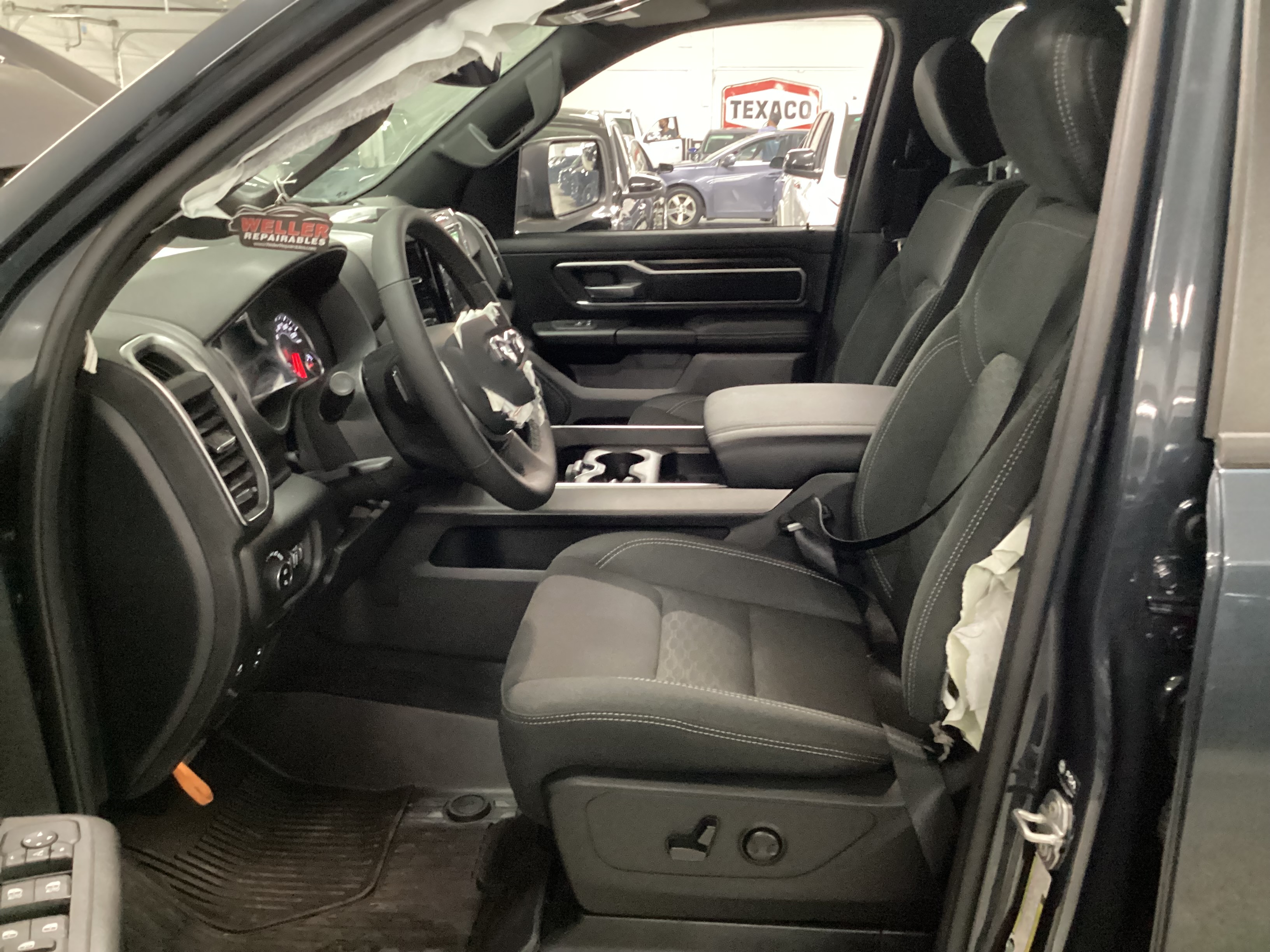 2026 RAM 1500 Big Horn 4WD Crew Cab - Image 9