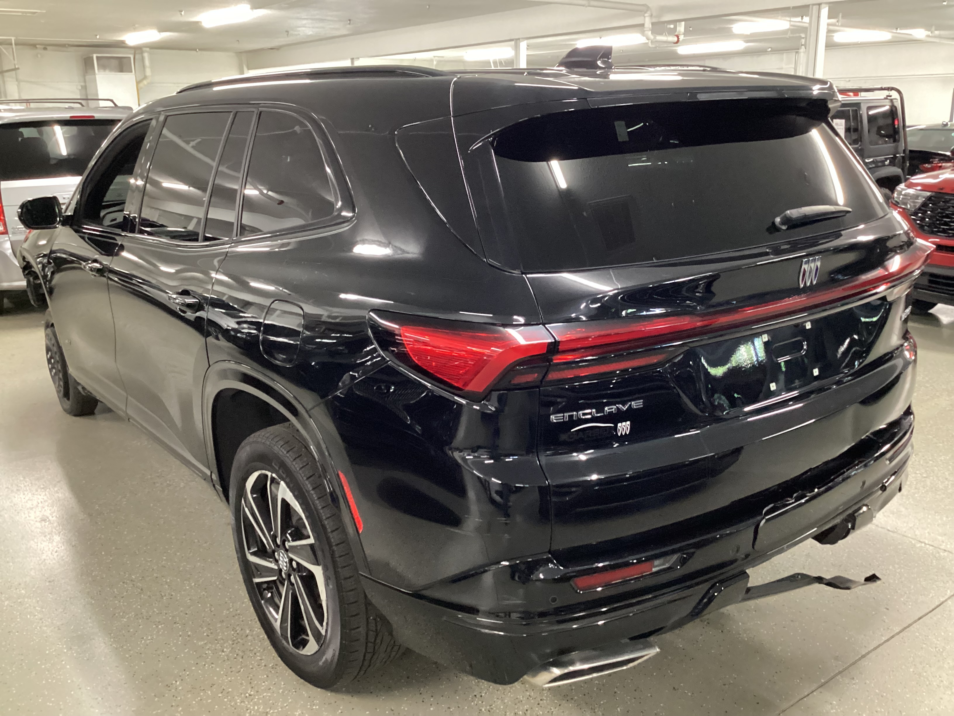 2025 BUICK Enclave Sport Touring - Image 2