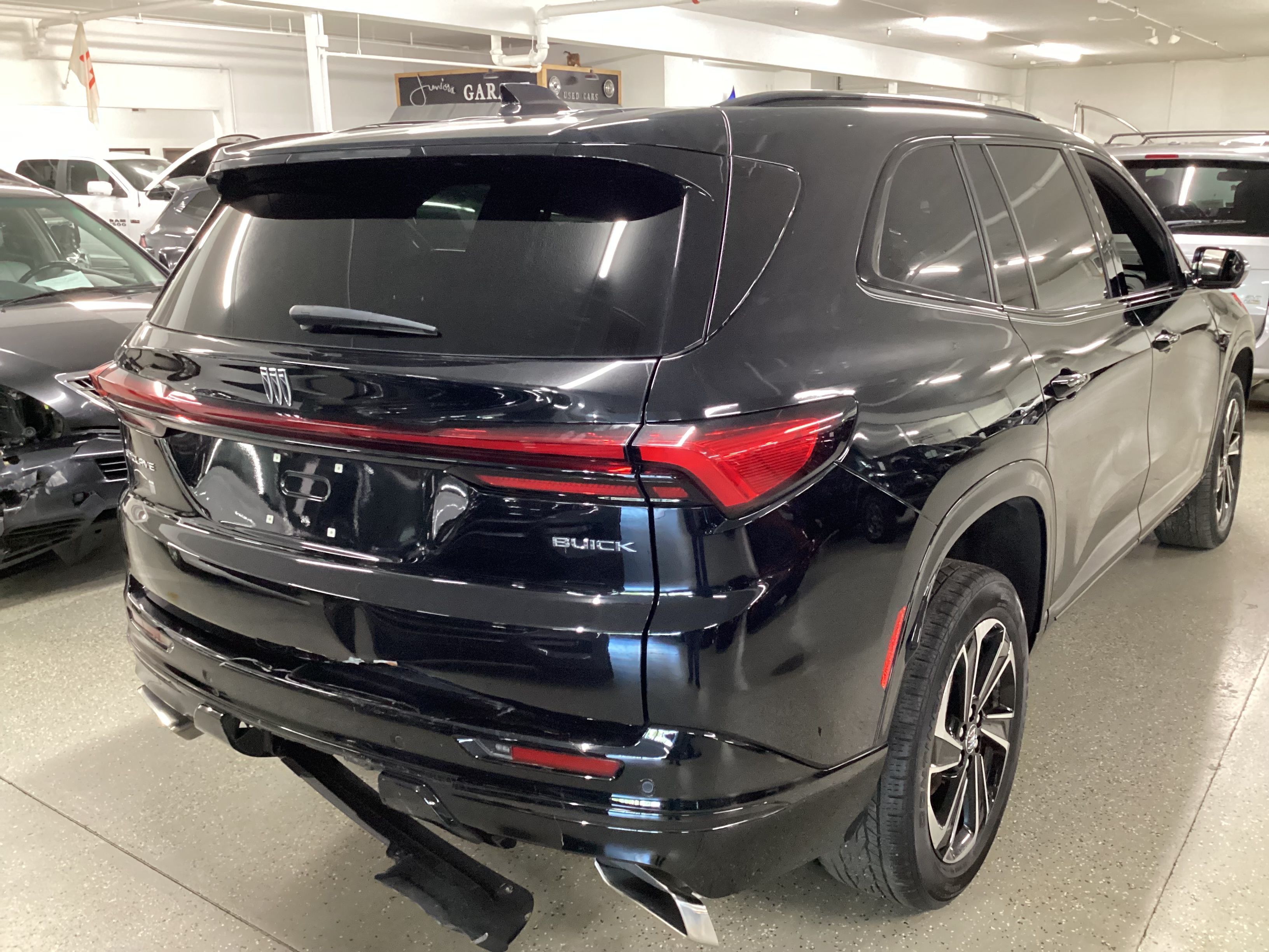 2025 BUICK Enclave Sport Touring - Image 3