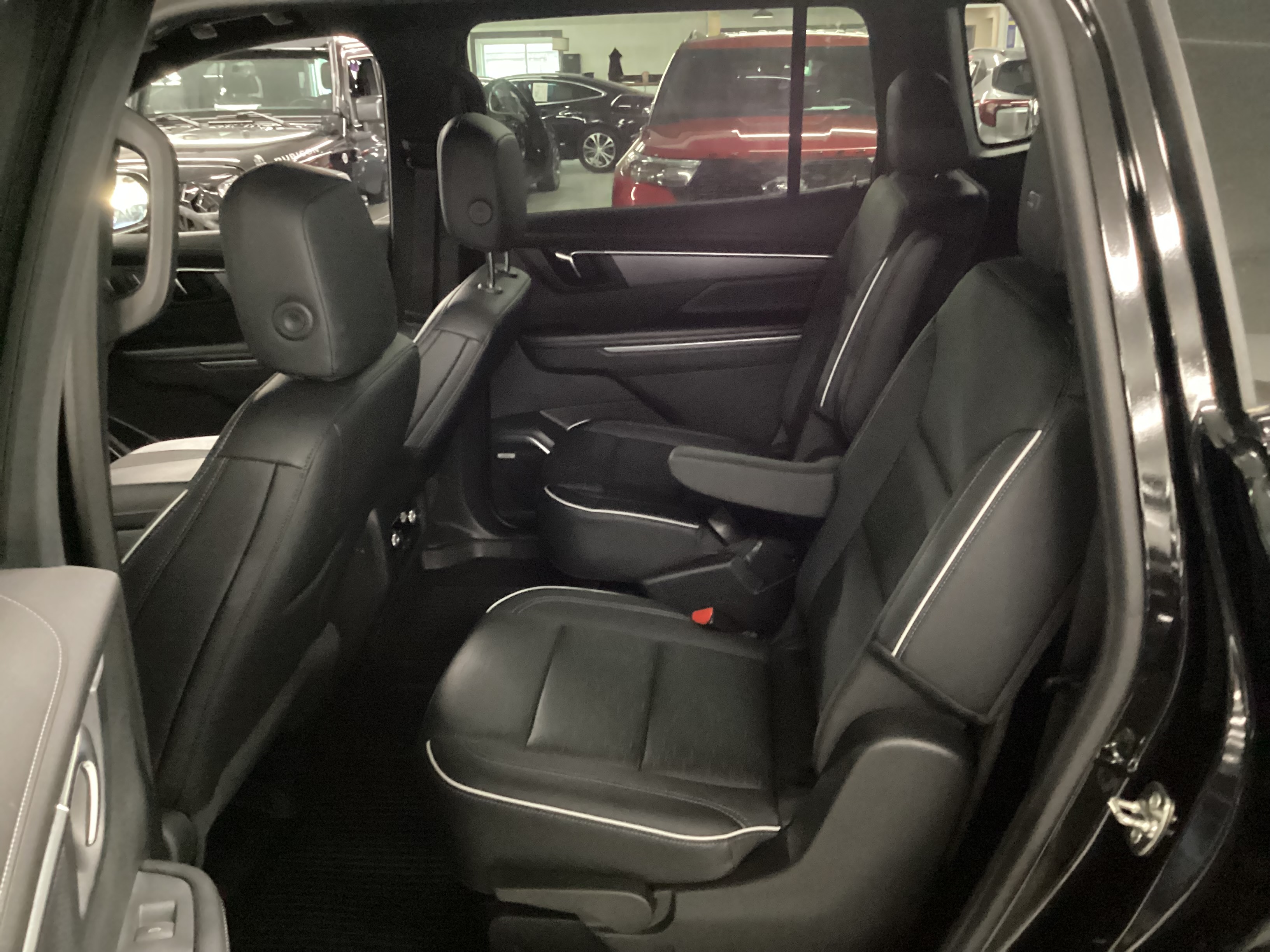 2025 BUICK Enclave Sport Touring - Image 12
