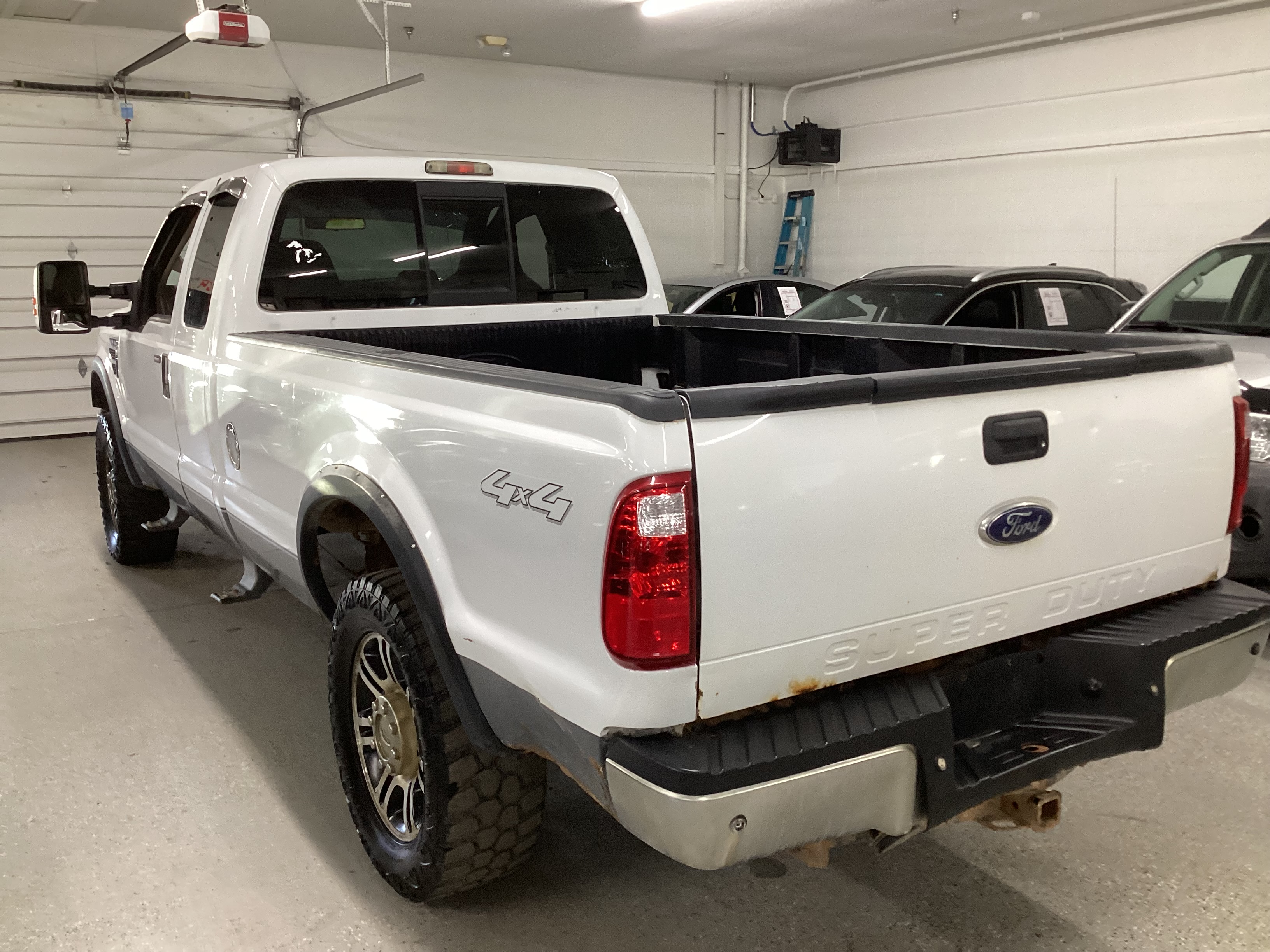 2008 FORD F-250 XLT 4WD SuperCab - Image 2