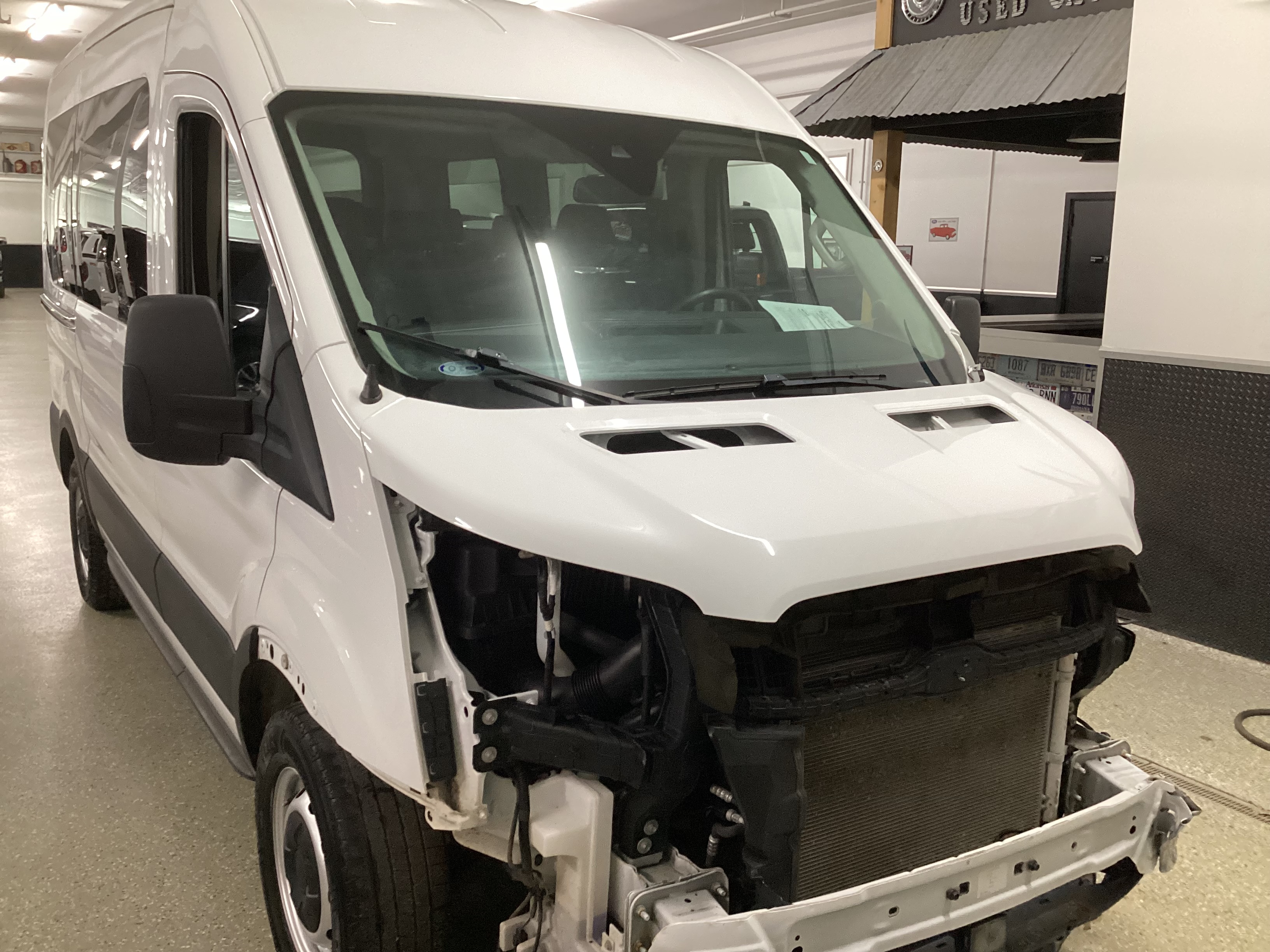 2020 FORD Transit T-150 Med Roof XL - Image 4