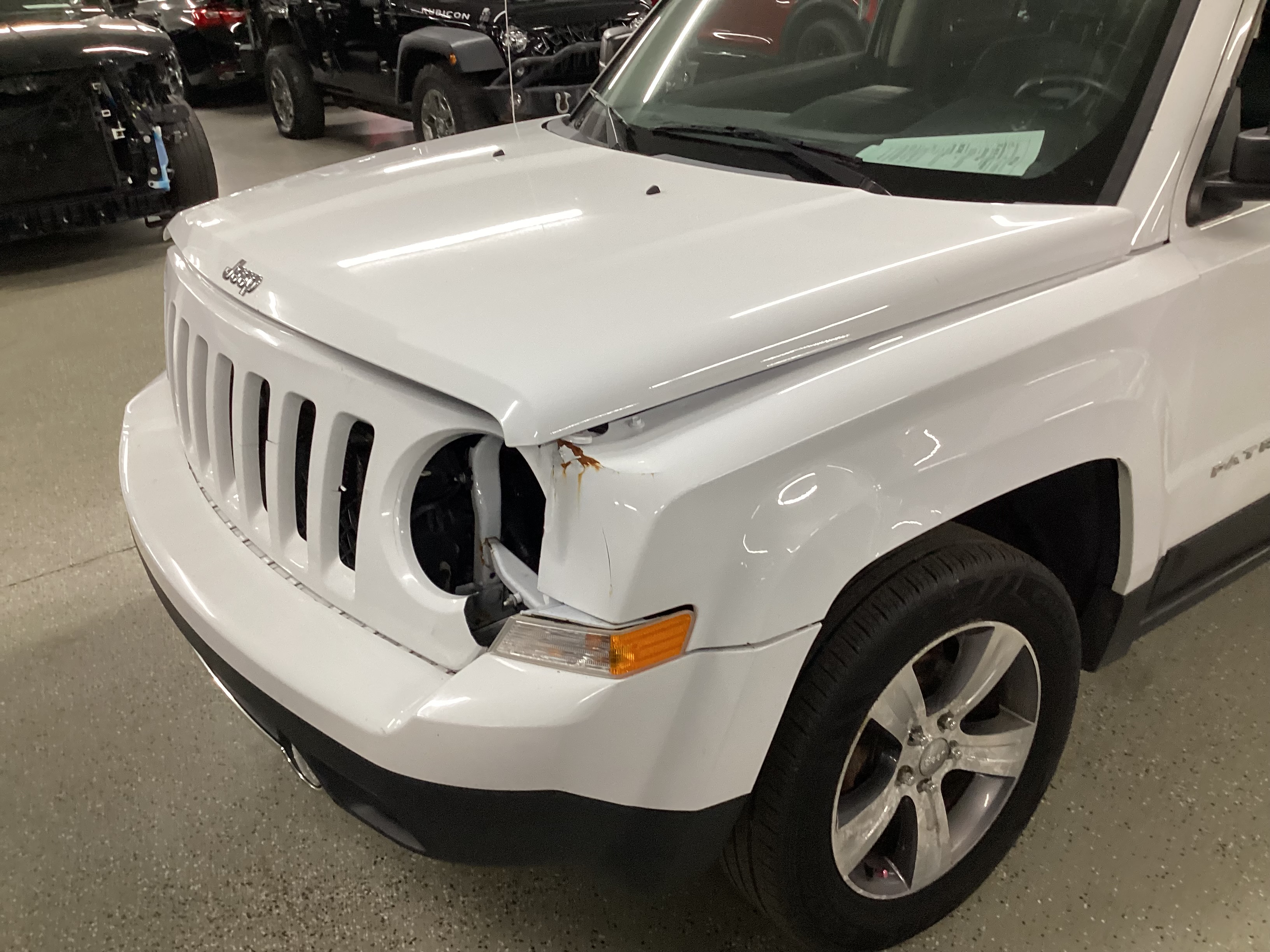 2016 JEEP Patriot High Altitude 4WD - Image 9