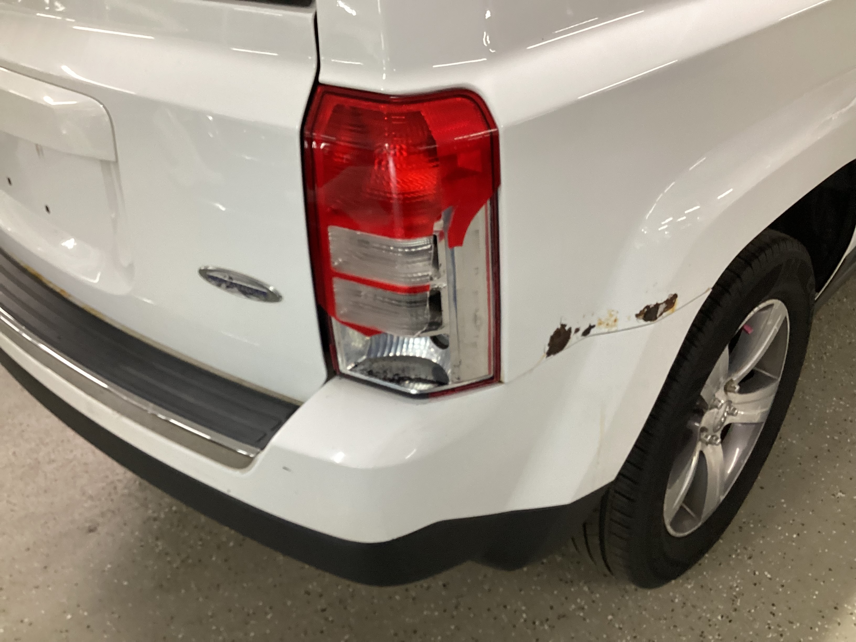 2016 JEEP Patriot High Altitude 4WD - Image 11