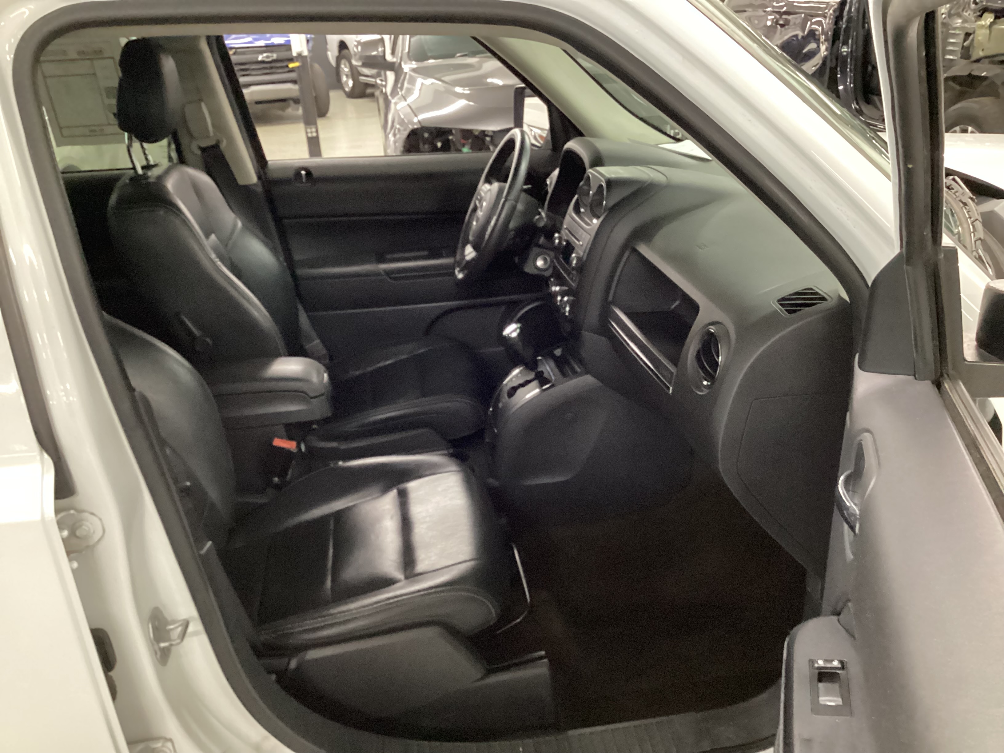 2016 JEEP Patriot High Altitude 4WD - Image 13