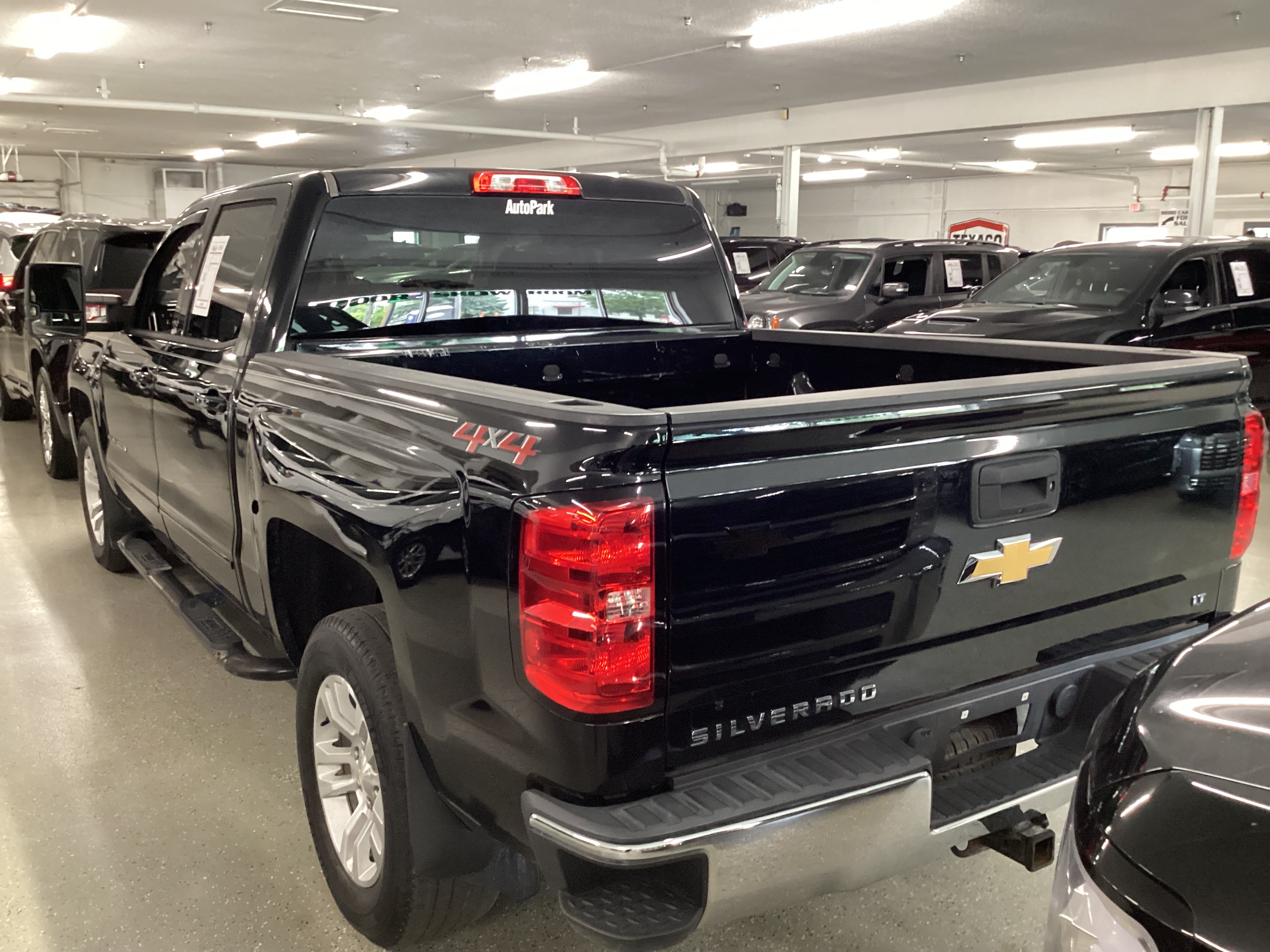 2018 CHEVROLET Silverado LT Crew Cab 4WD - Image 2