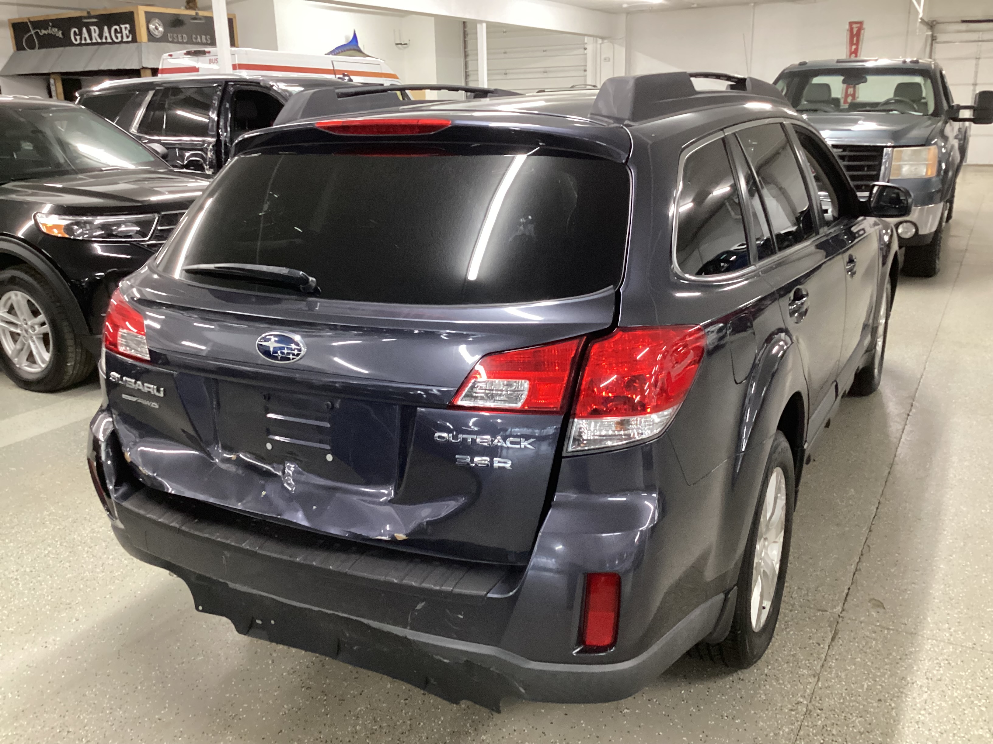 2010 SUBARU Outback Limited AWD - Image 3