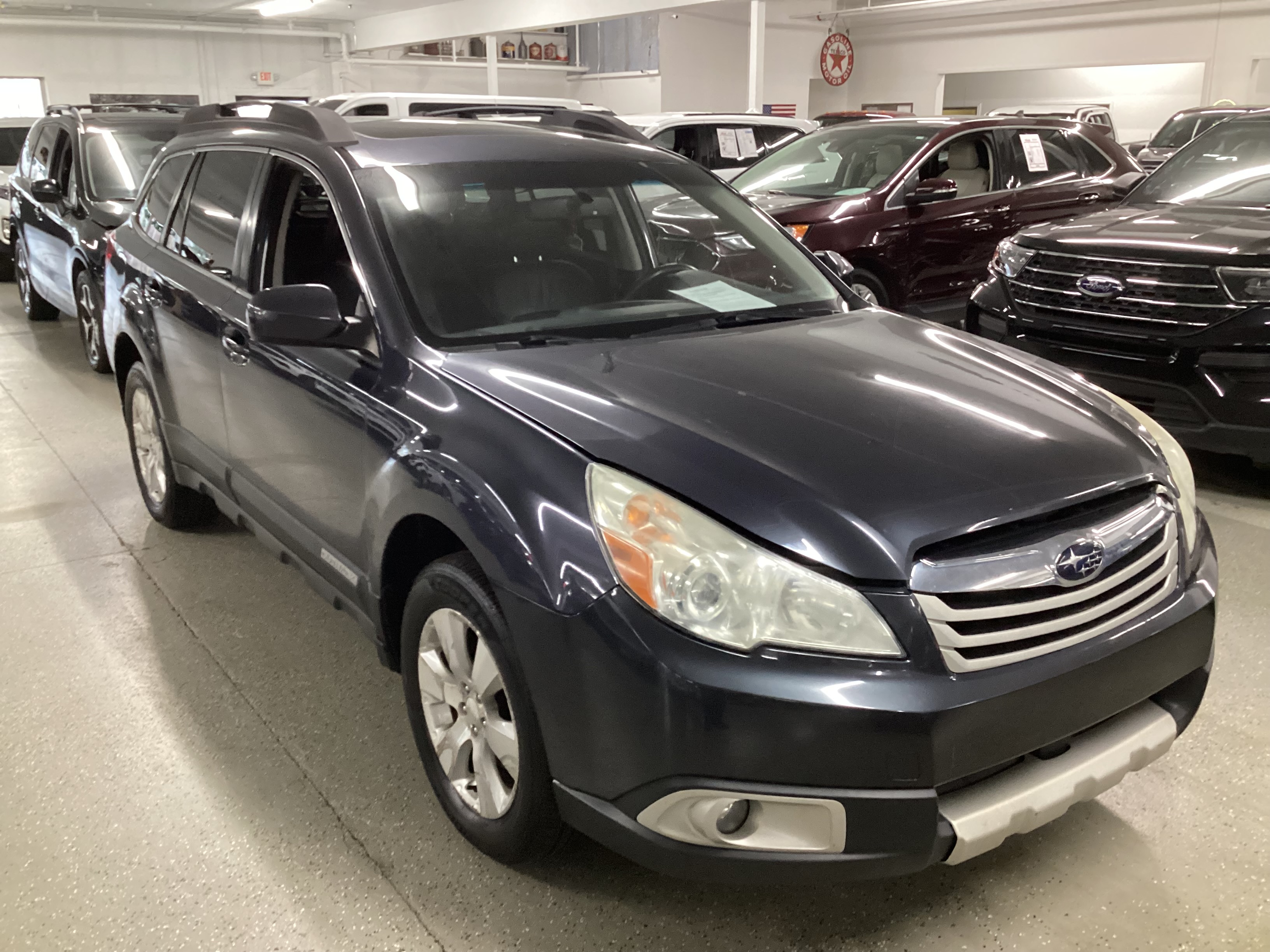 2010 SUBARU Outback Limited AWD - Image 4