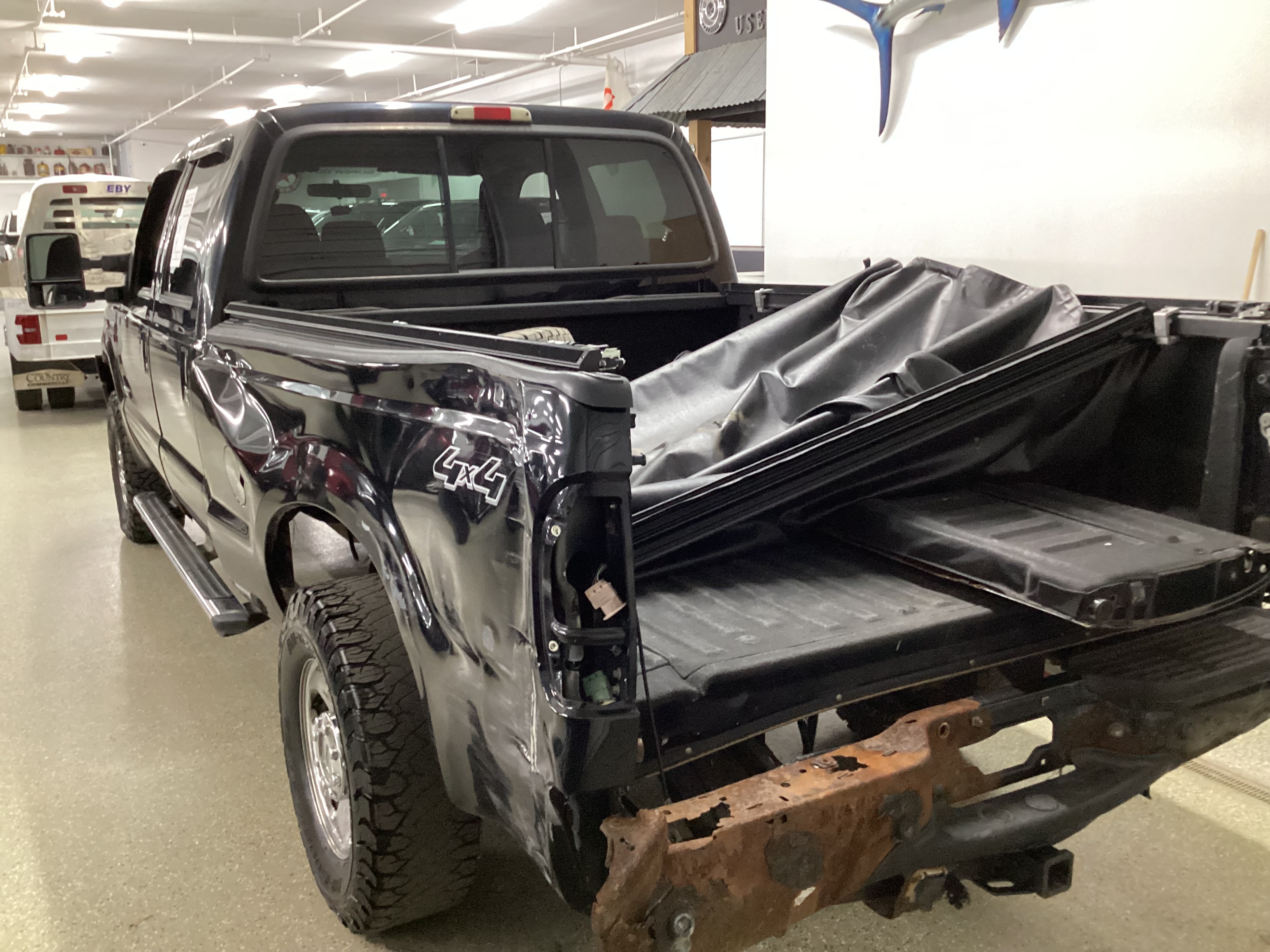 2006 FORD F-250 Super Duty XLT 4WD - Image 2