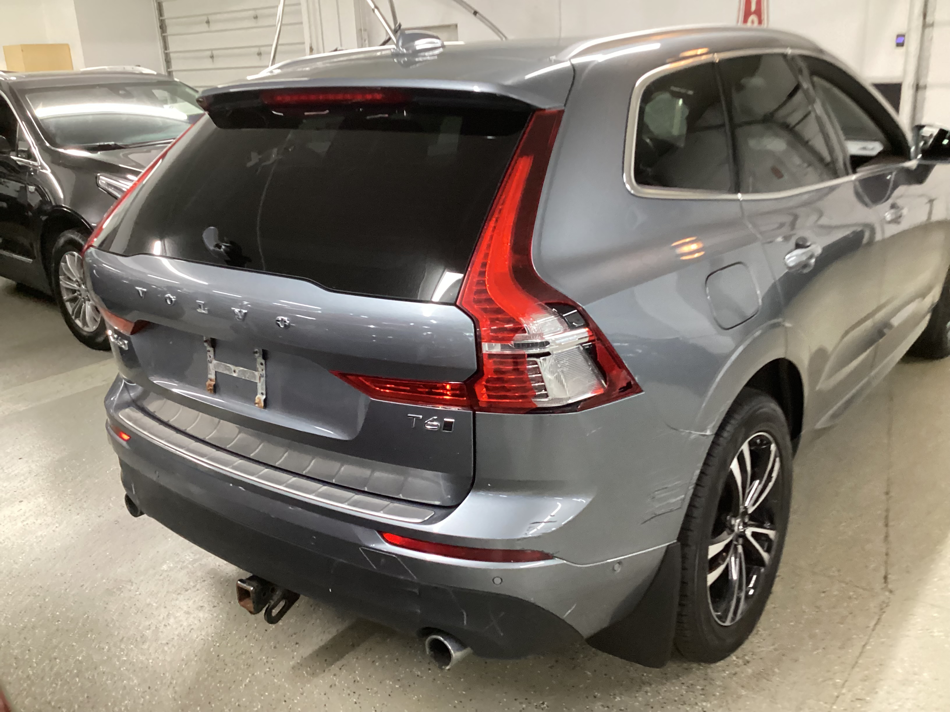 2019 VOLVO XC60 T6 AWD Momentum - Image 3