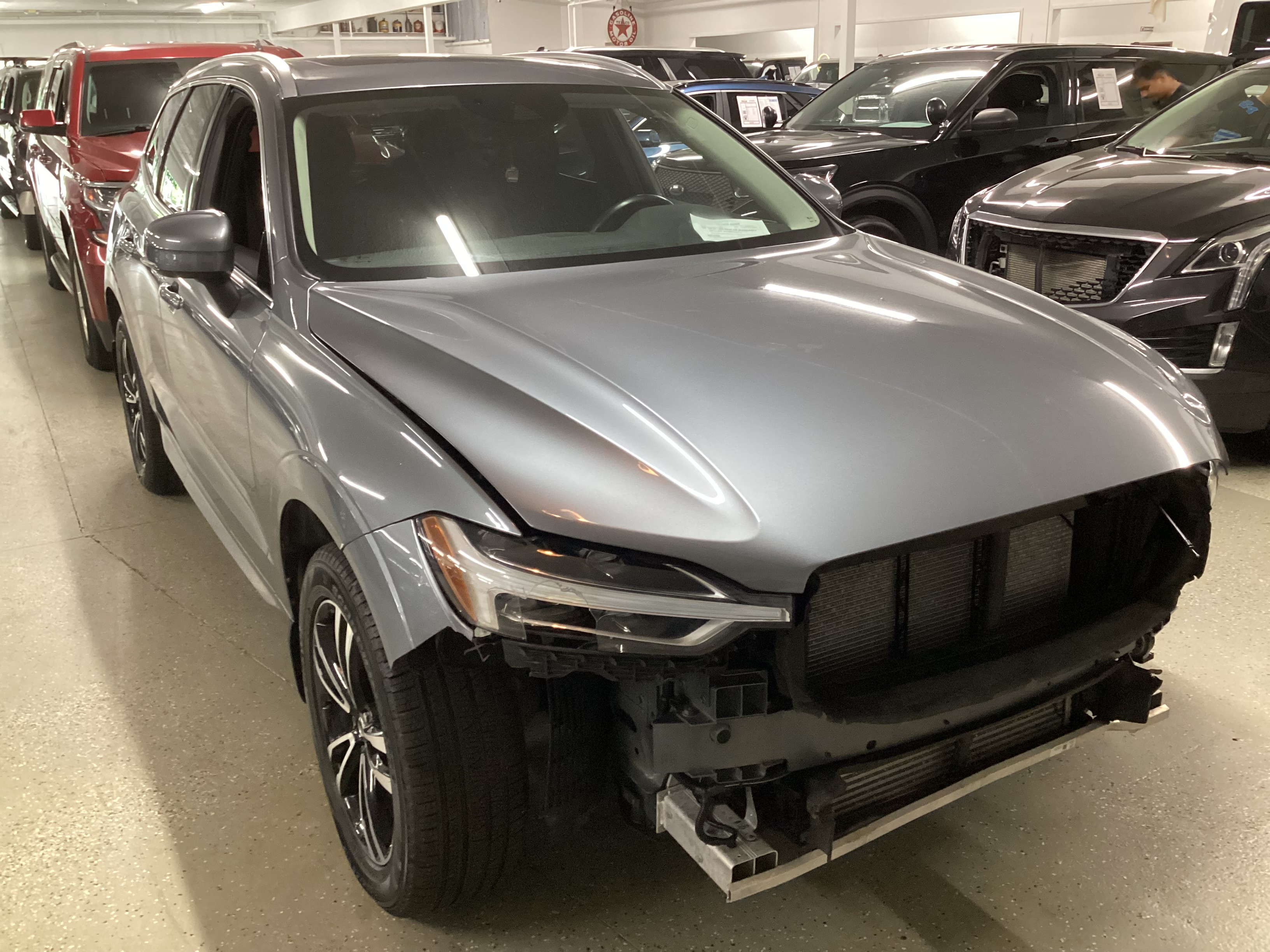 2019 VOLVO XC60 T6 AWD Momentum - Image 4