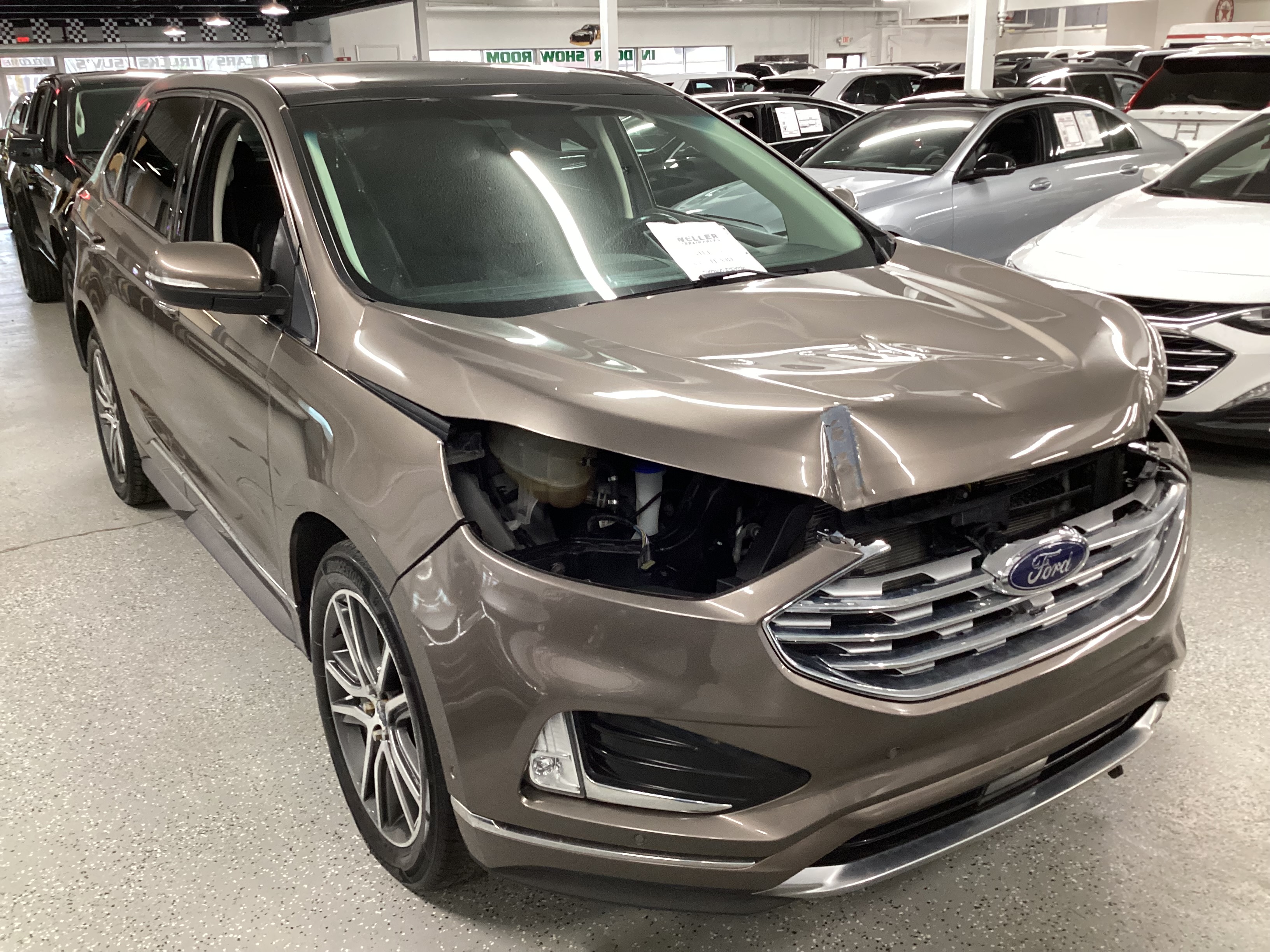 2019 FORD Edge Titanium AWD - Image 4