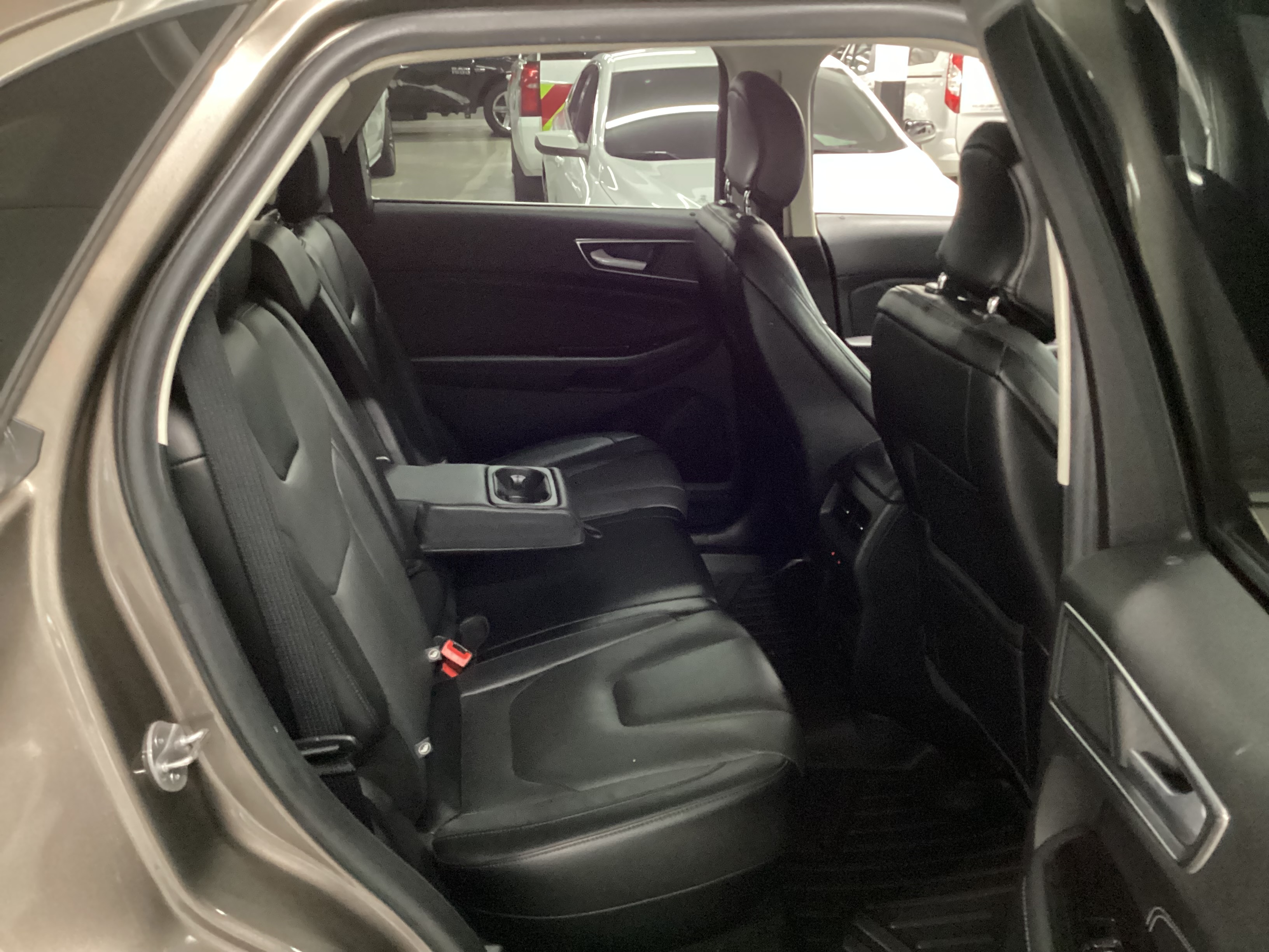 2019 FORD Edge Titanium AWD - Image 10