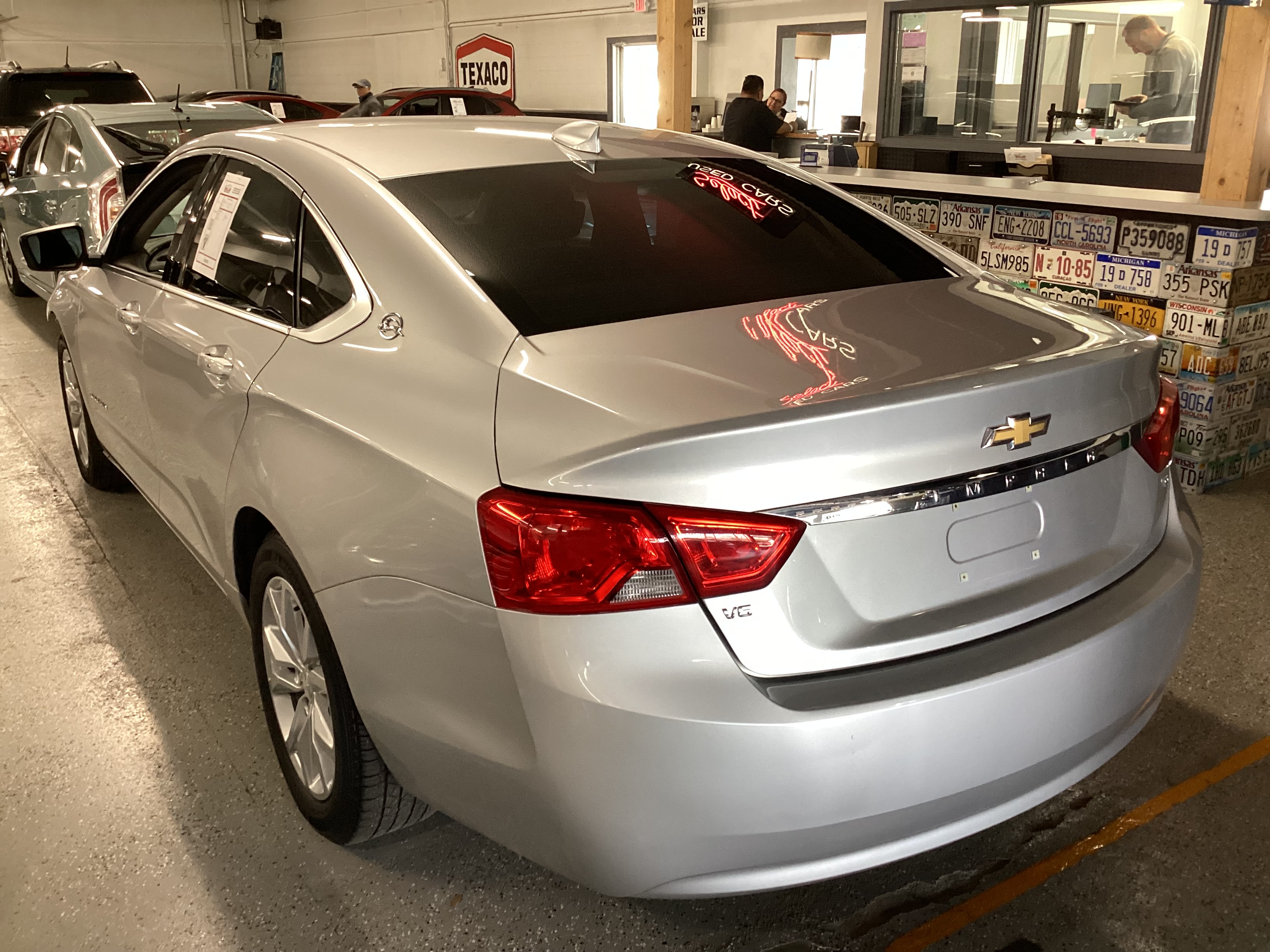 2019 CHEVROLET Impala LT - Image 2