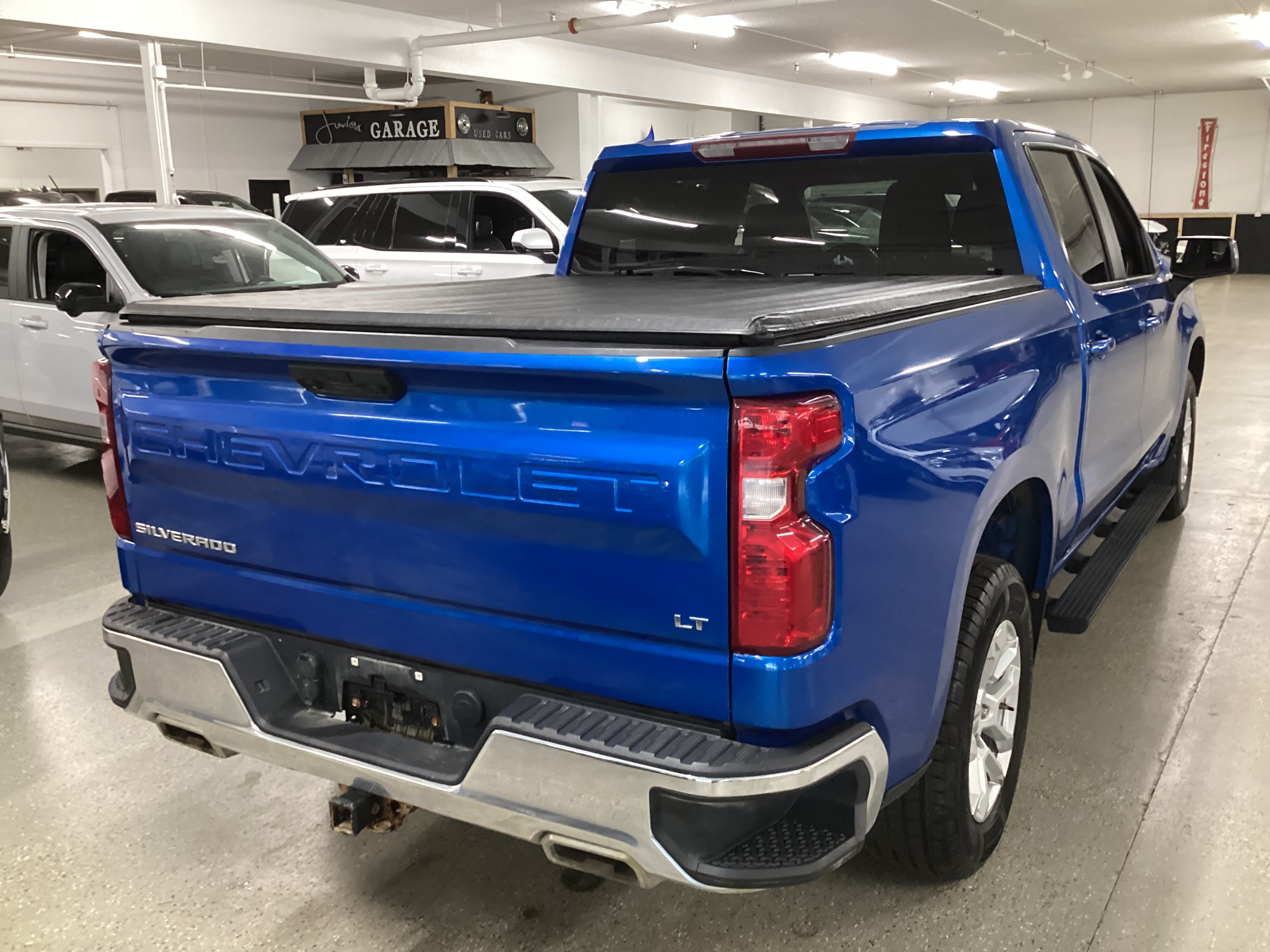 2022 CHEVROLET Silverado LT Crew Cab 4WD - Image 3