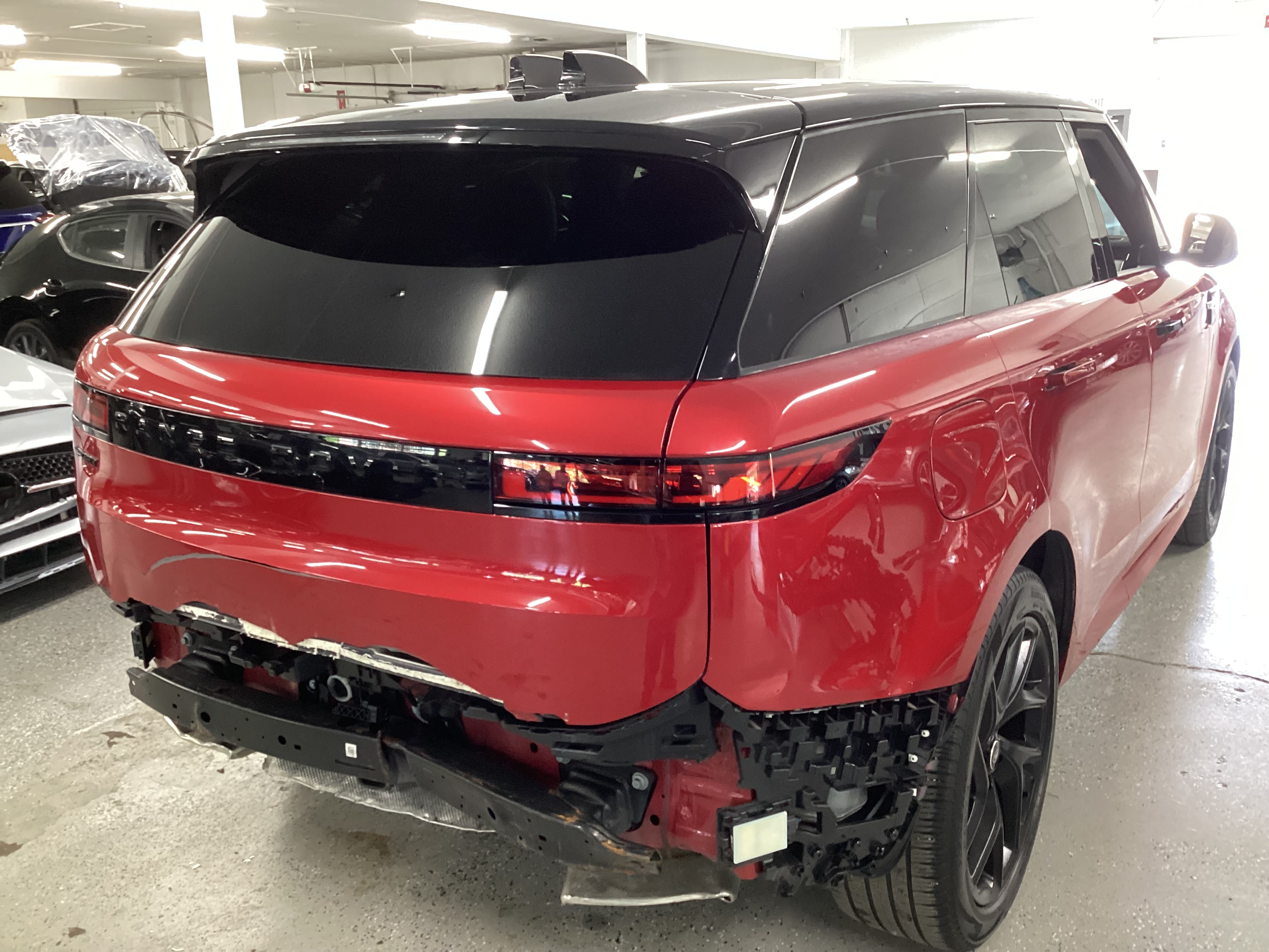 2024 LAND ROVER Range Rover Sport P400 Dynamic SE AWD - Image 3
